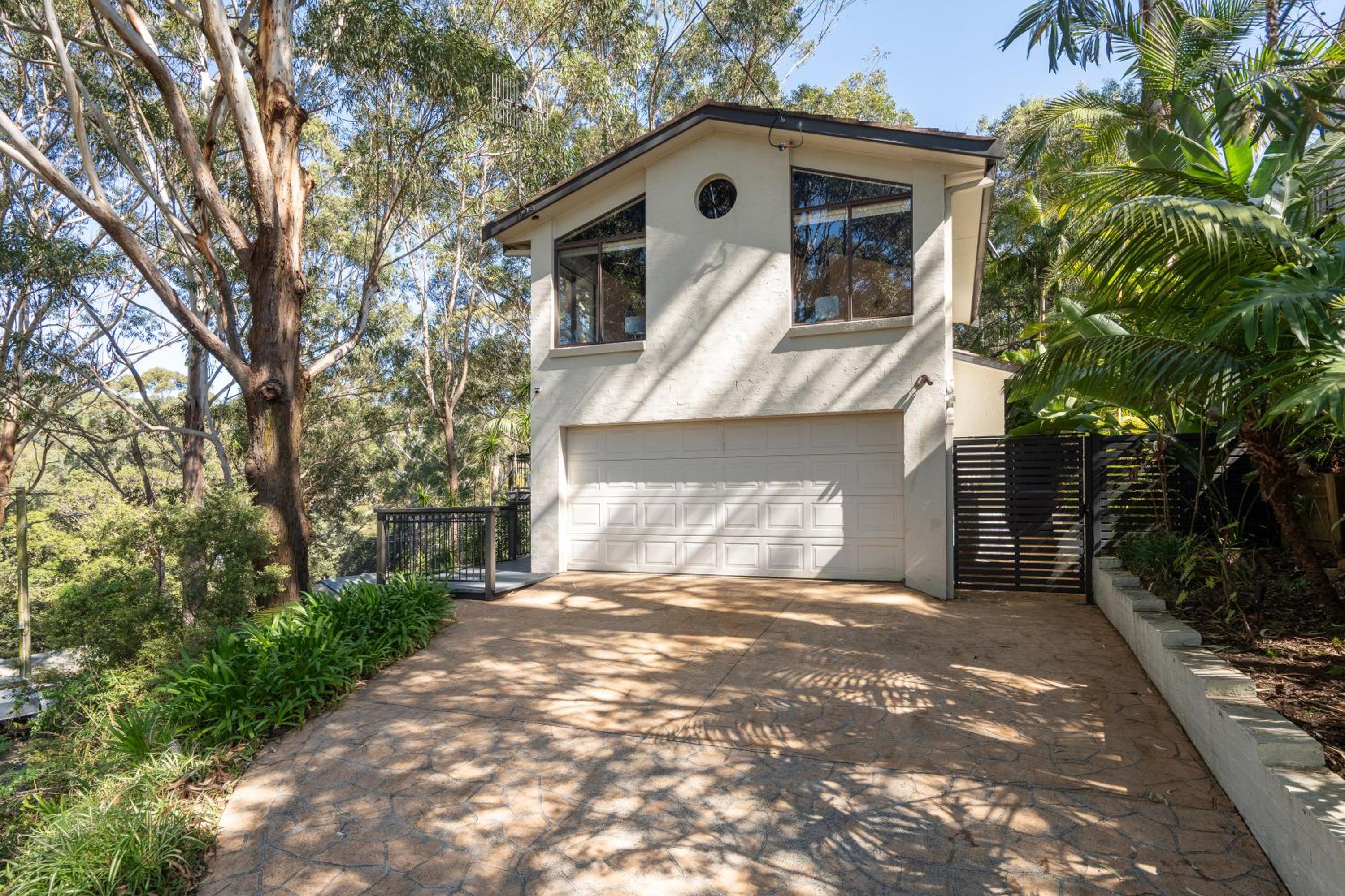 Four-Bedroom House photo 2