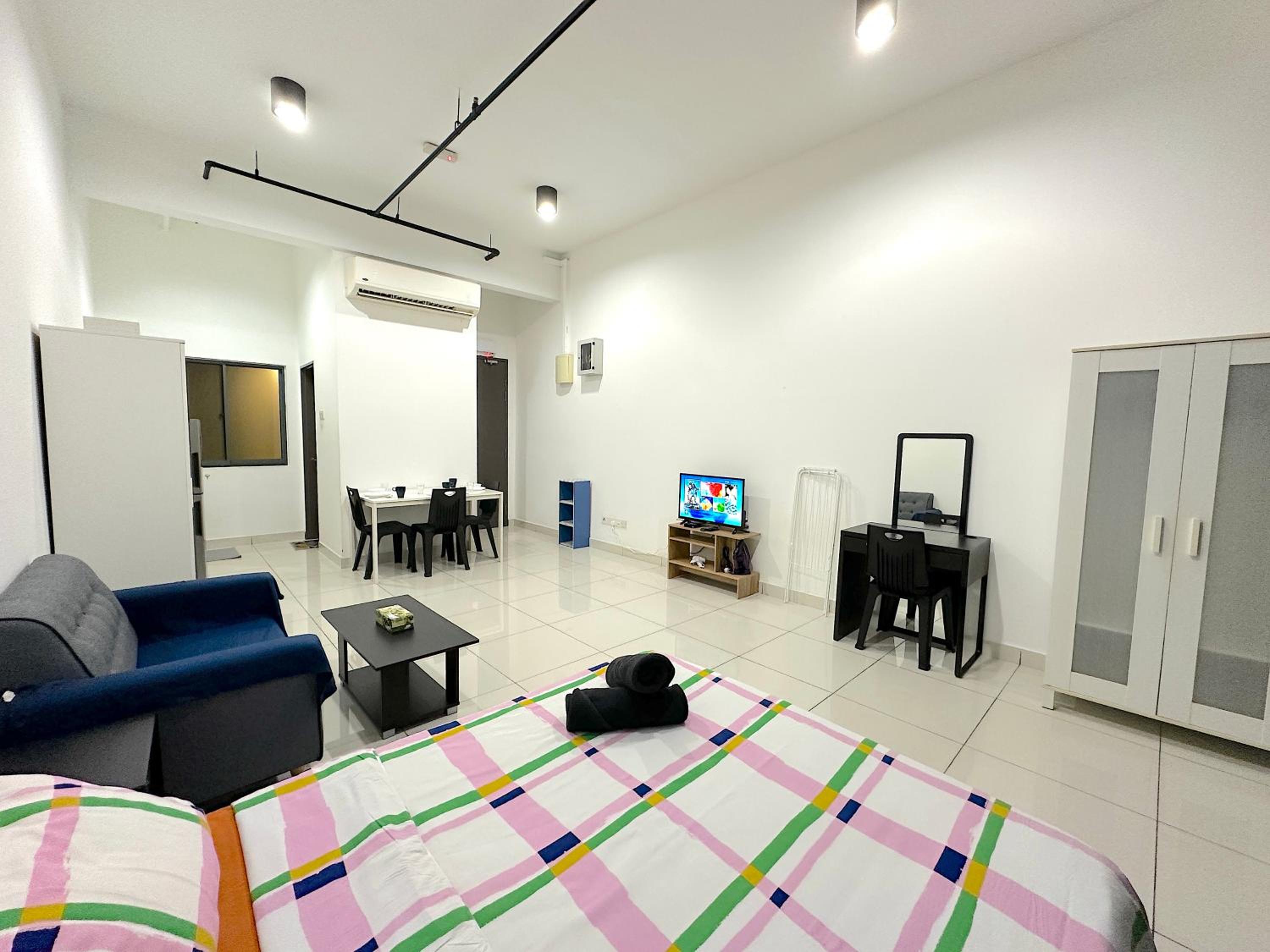 Deluxe One-Bedroom Apartment with City View
