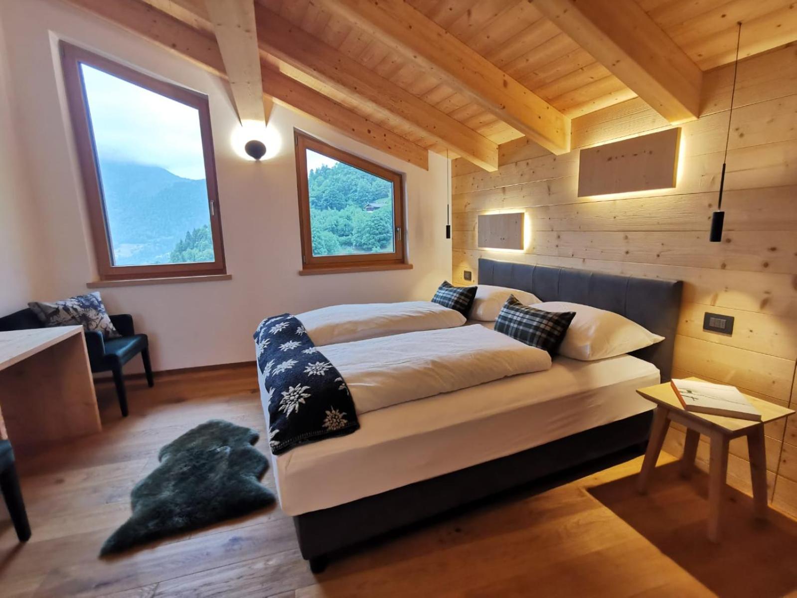 Three-Bedroom Chalet photo 2