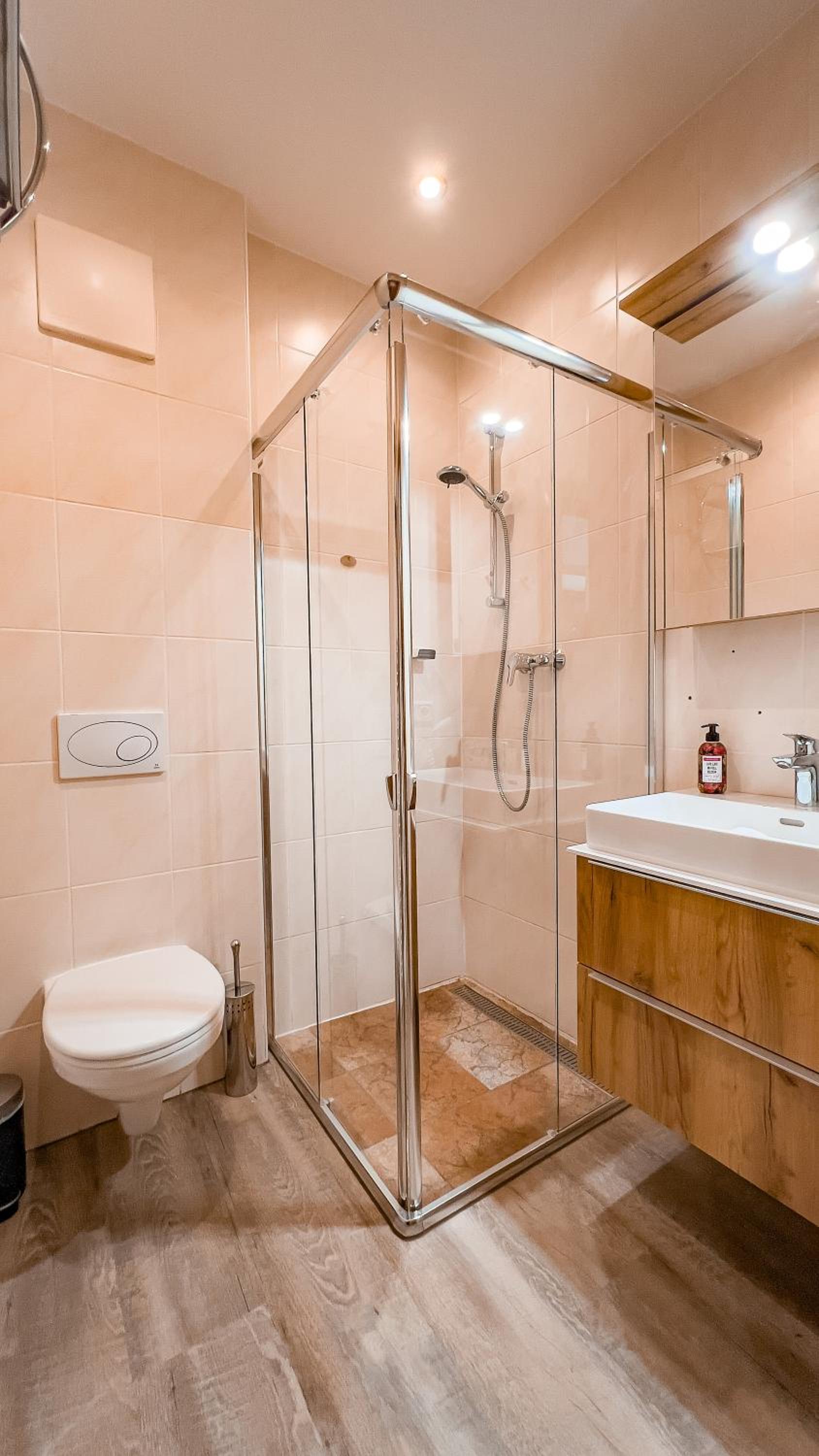 Three-Bedroom Premium Apartment with Balcony photo 3
