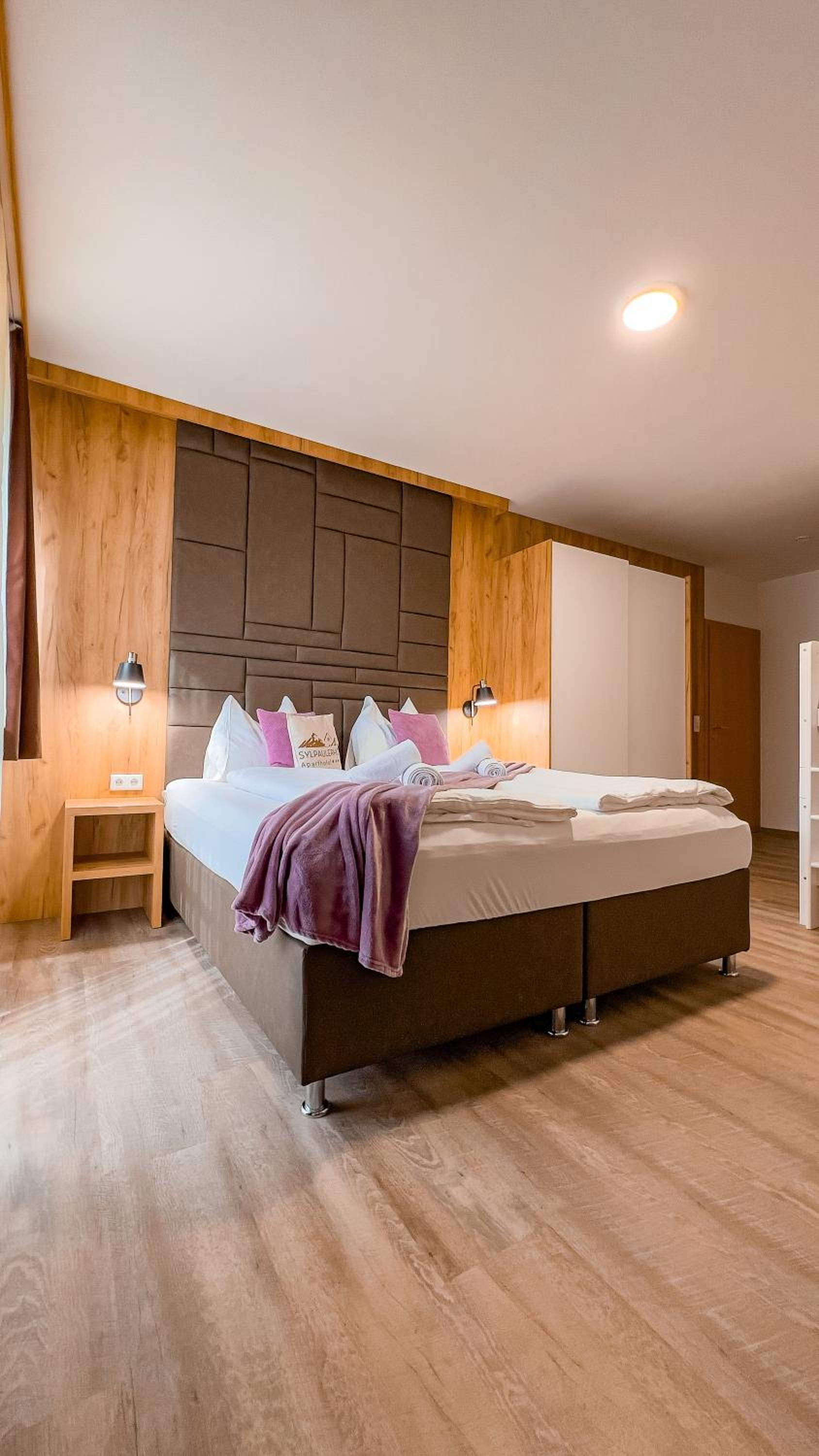 Three-Bedroom Premium Apartment with Balcony photo 1