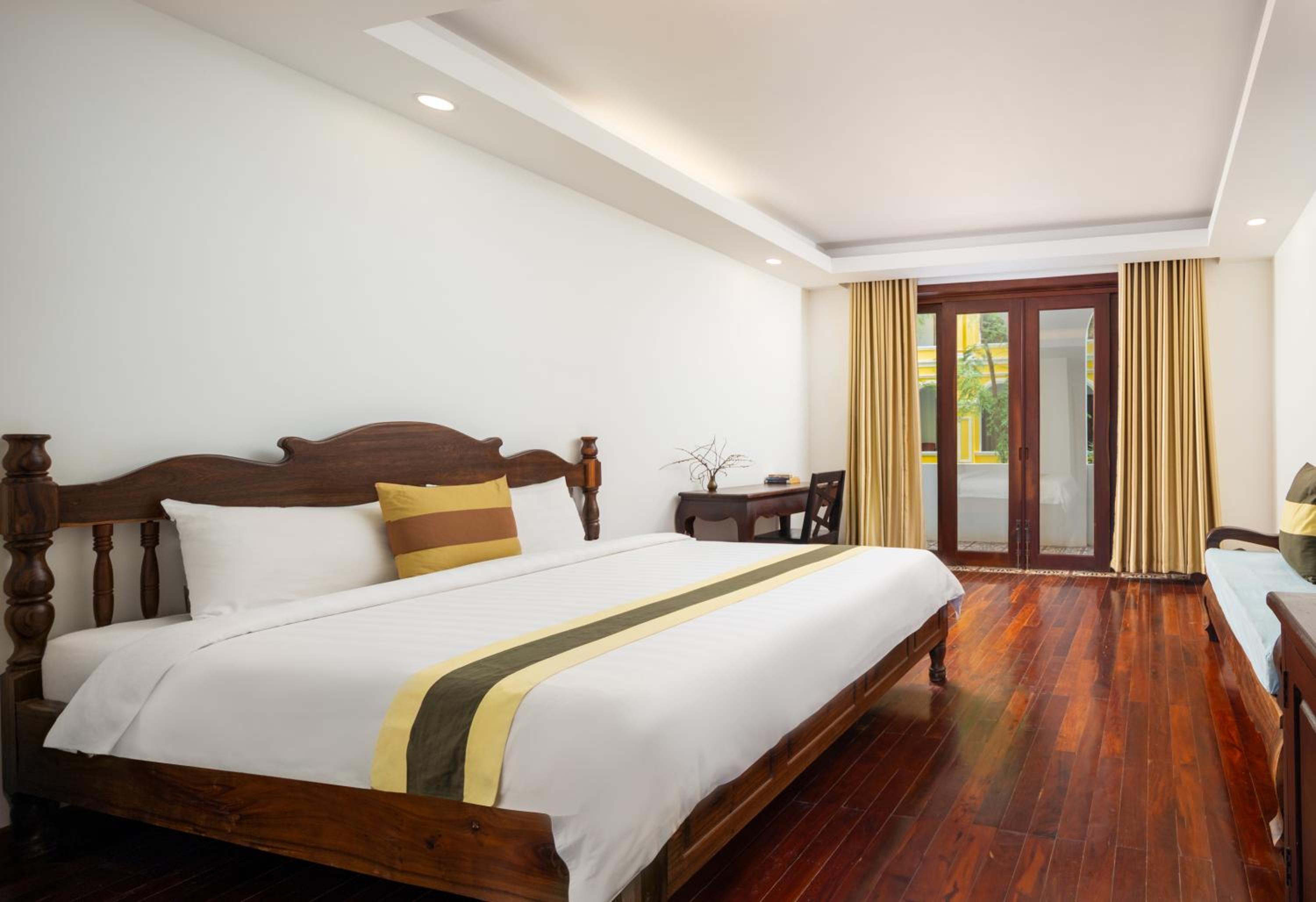 Deluxe Double Room Pool View