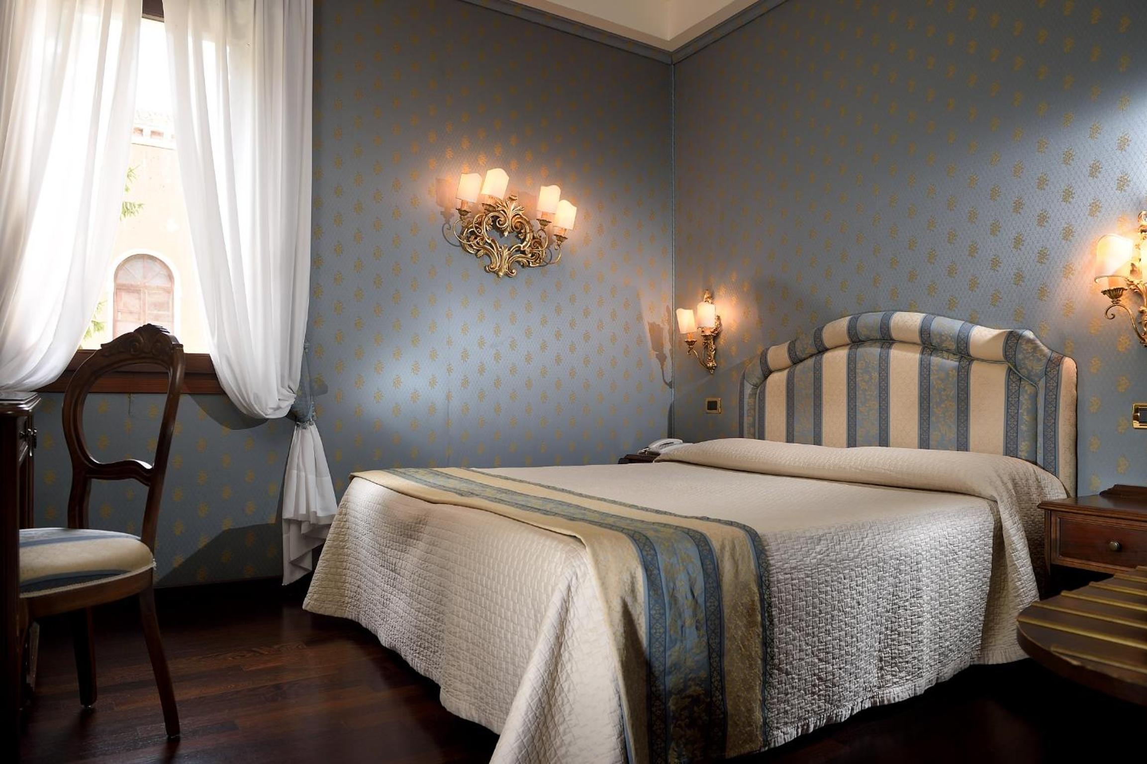 Superior Double Room - Photo 2