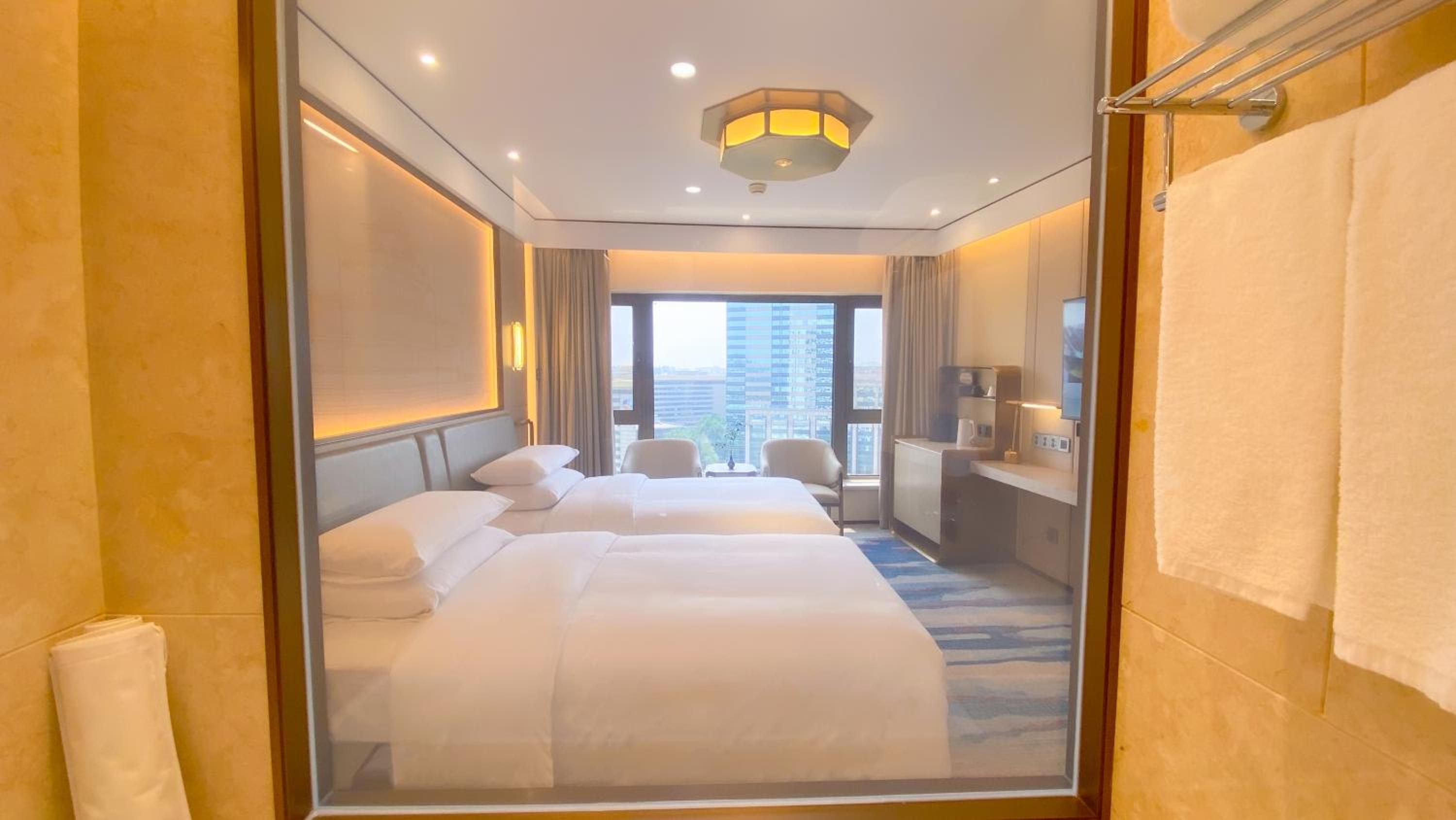 Superior Hollywood Twin Bed Room
