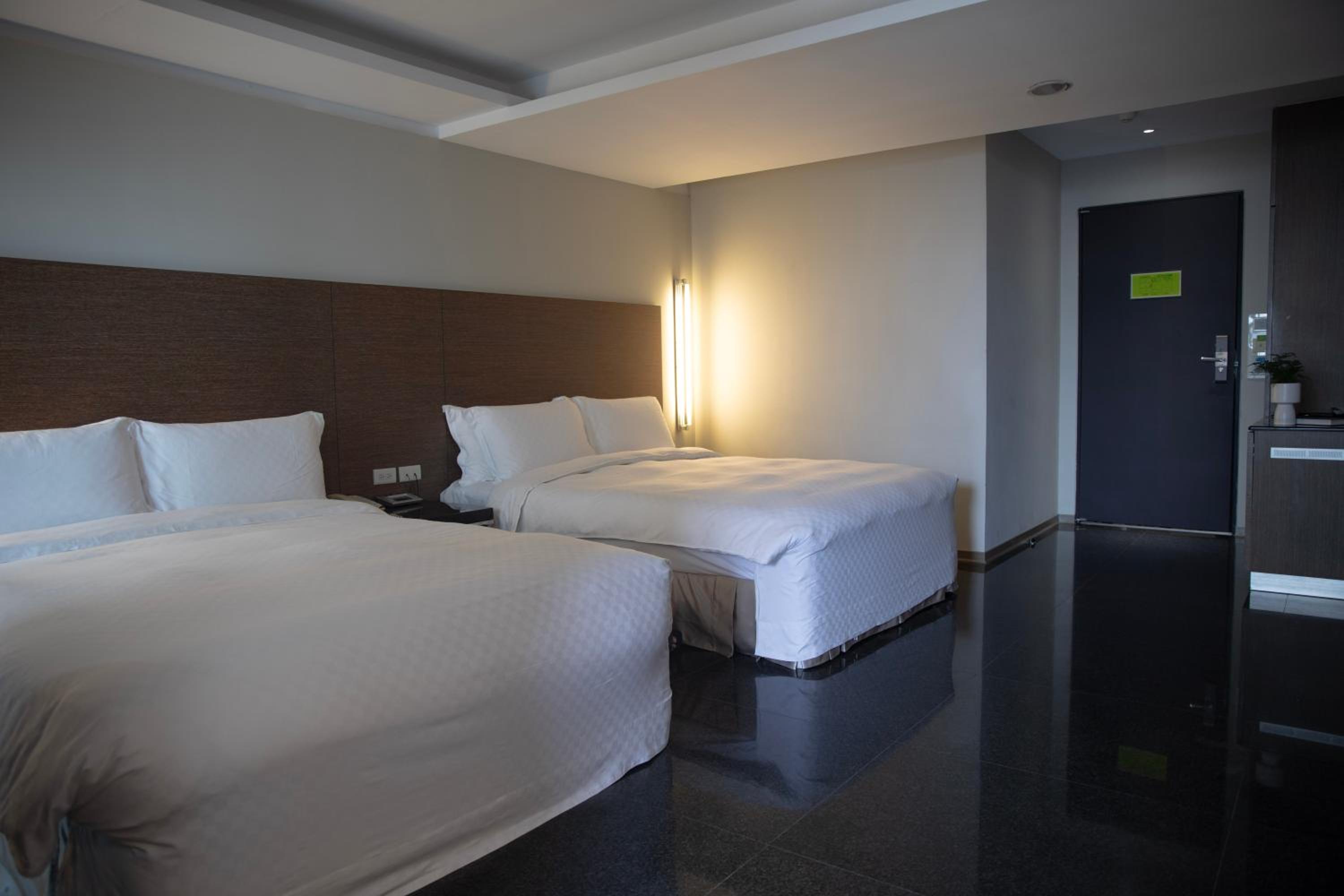 Superior Quadruple Room photo 3
