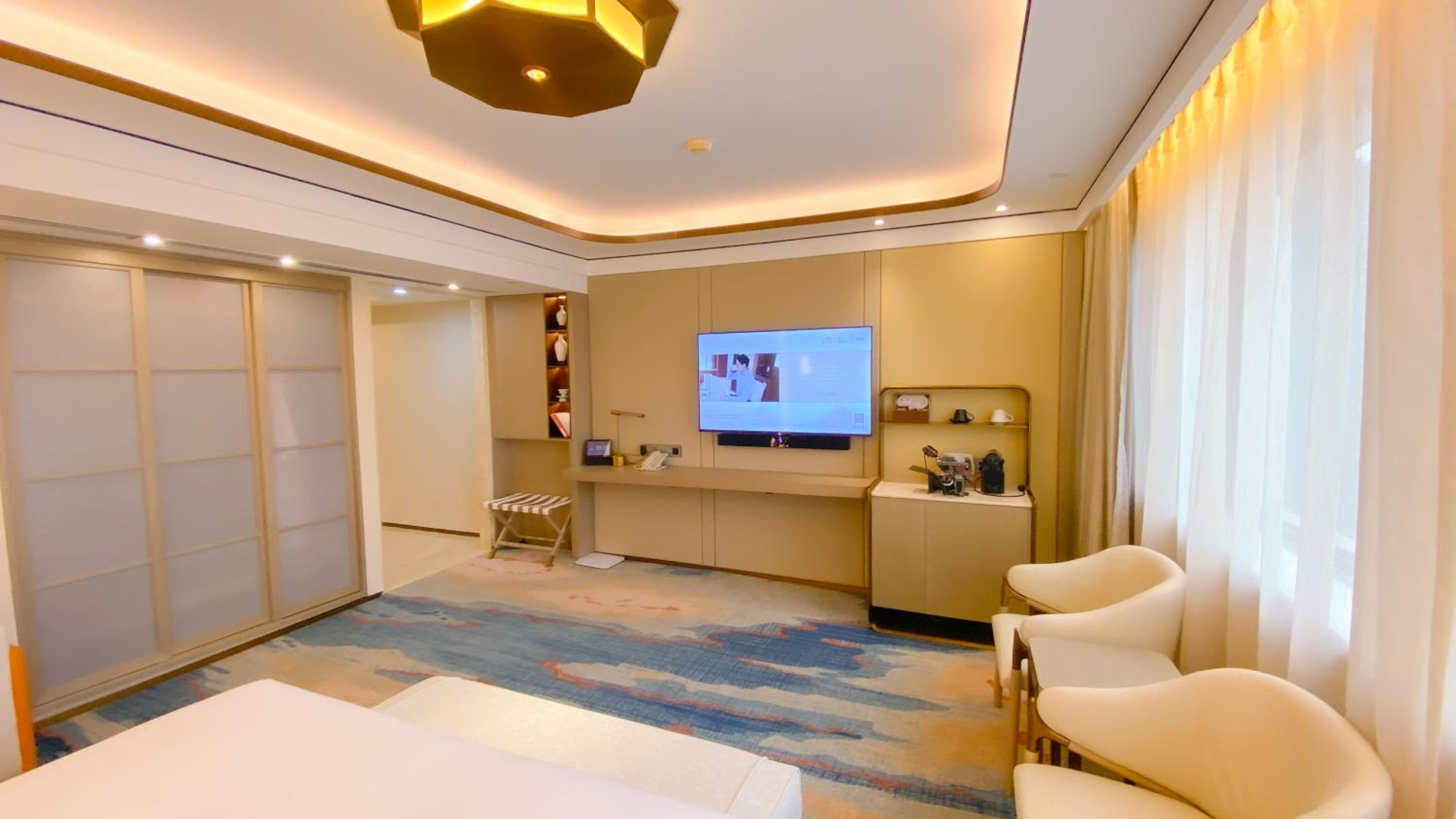 Superior Flex King Bed Room