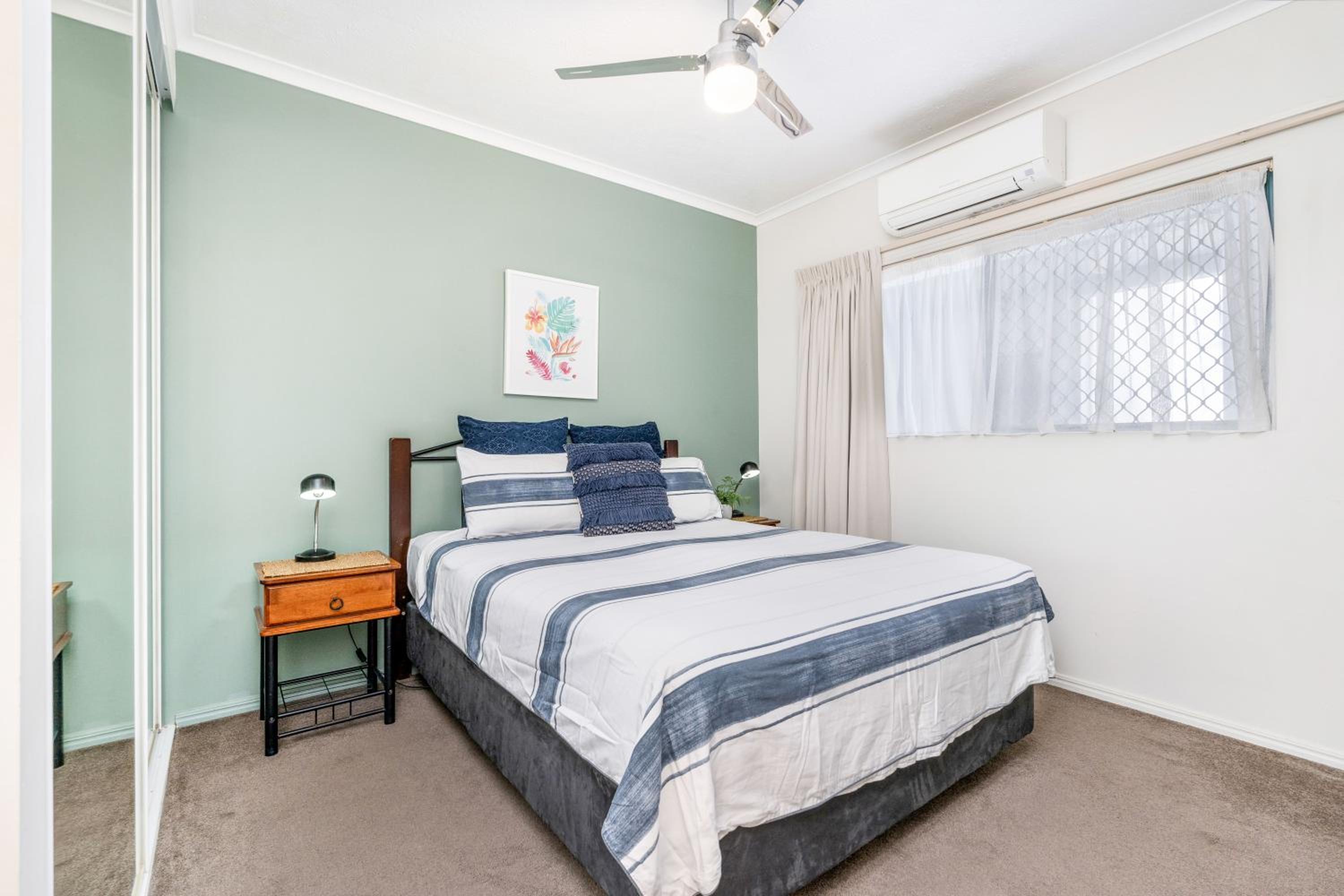 One Bedroom Apartment - Photo 18