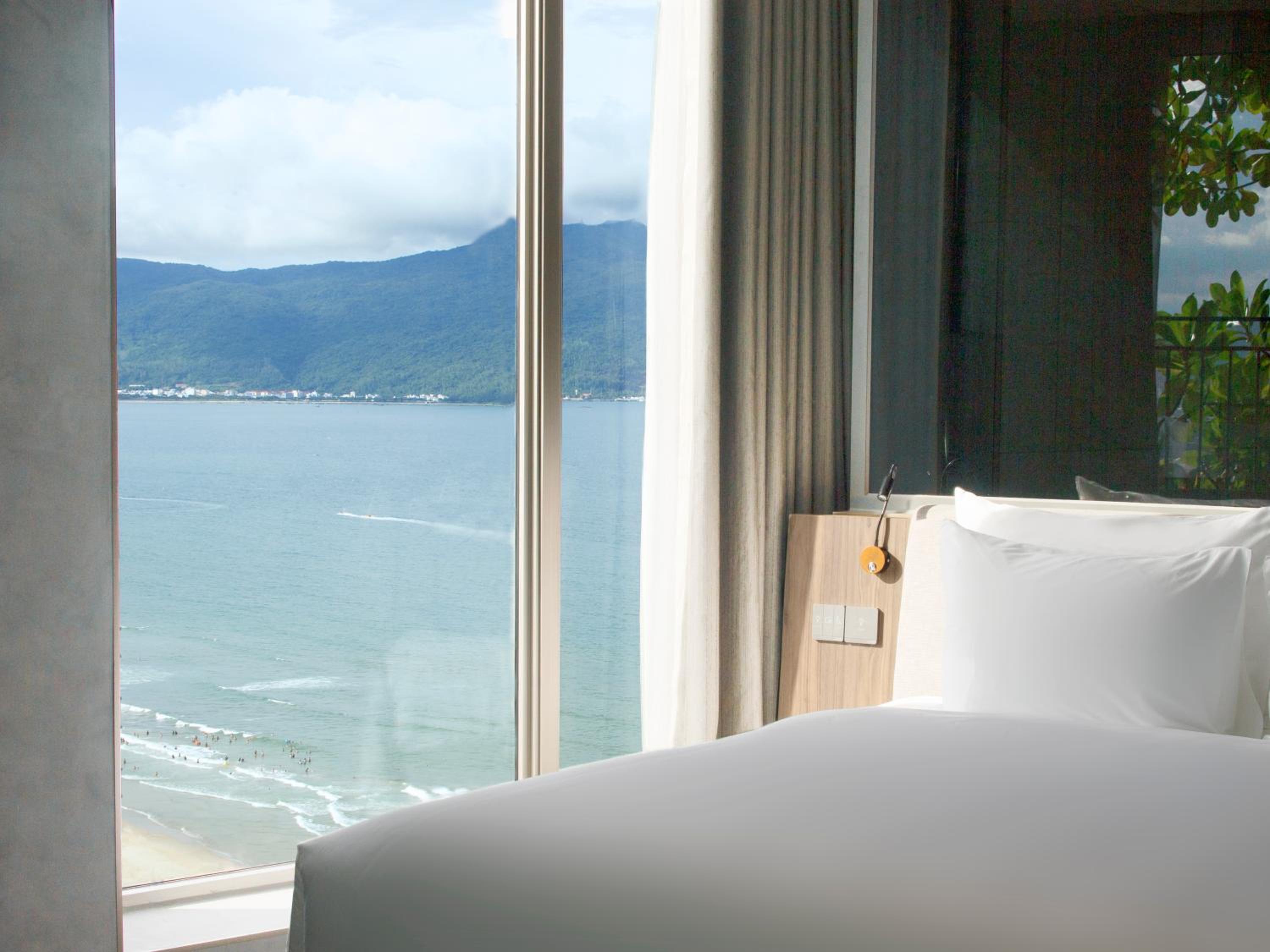 Deluxe Double Room Partial Sea View and Bathtub - Daily Afternoon Tea Inclusive - Photo 11