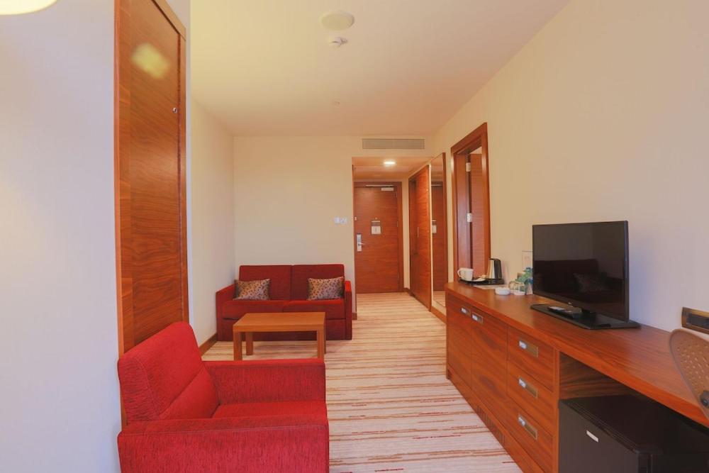 One-Bedroom King Suite
