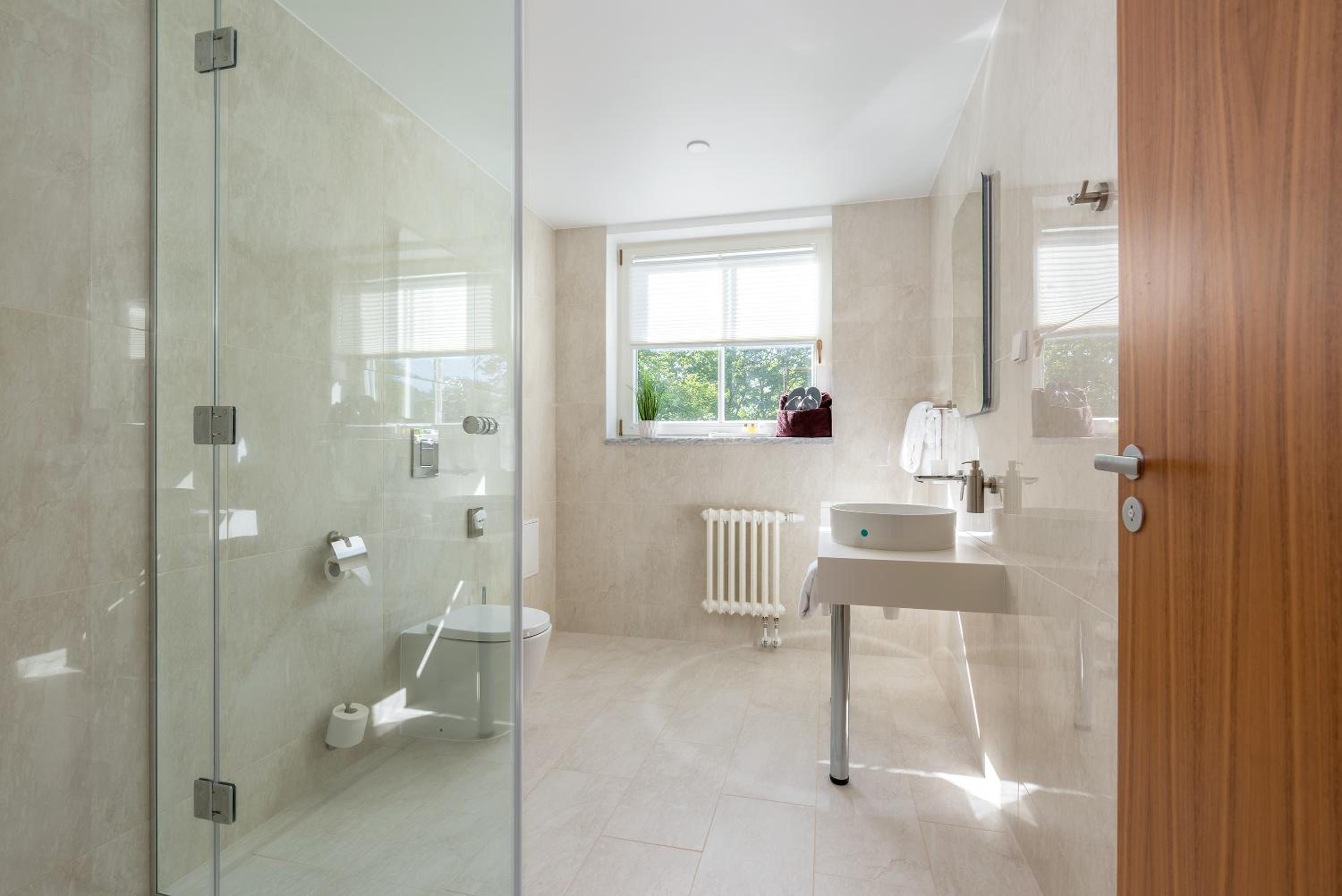 Single Room with Private Bathroom photo 2