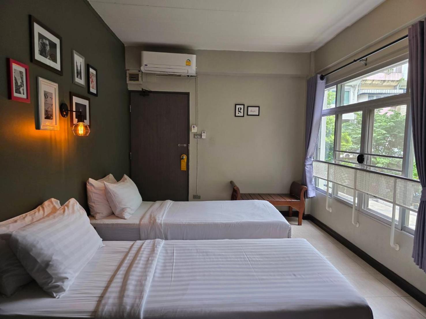 Twin Room With Private Bathroom photo 3