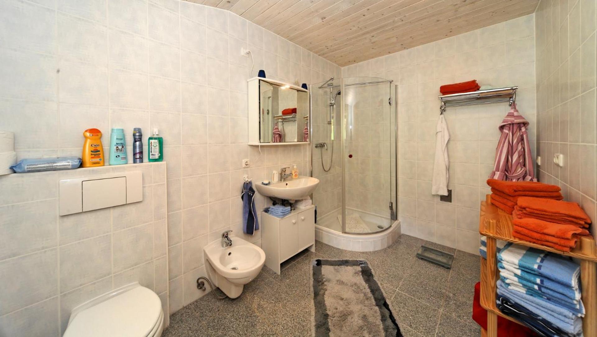 One-Bedroom Apartment with View photo 2