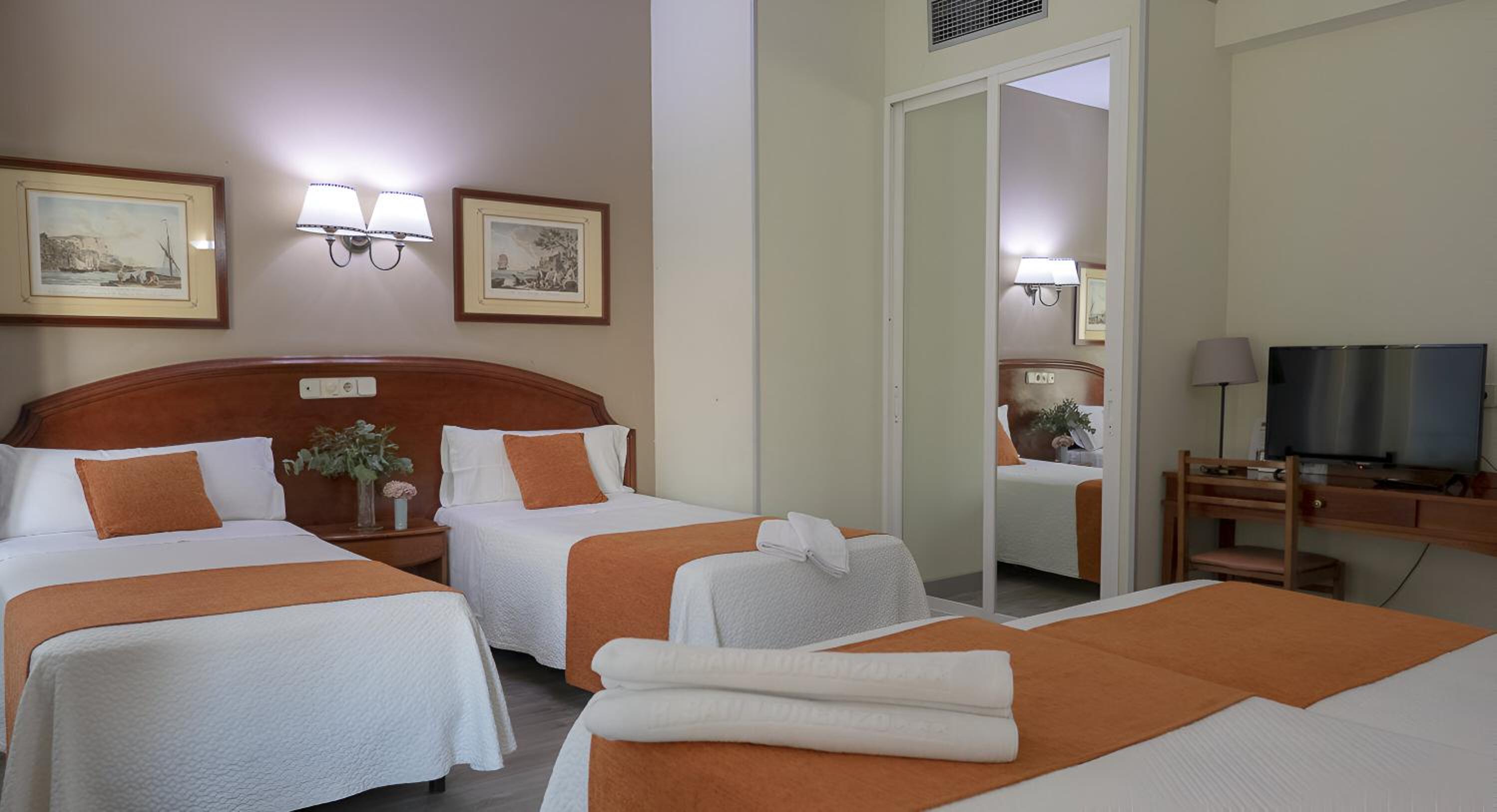 Quadruple Room (4 Adults) thumbnail 6