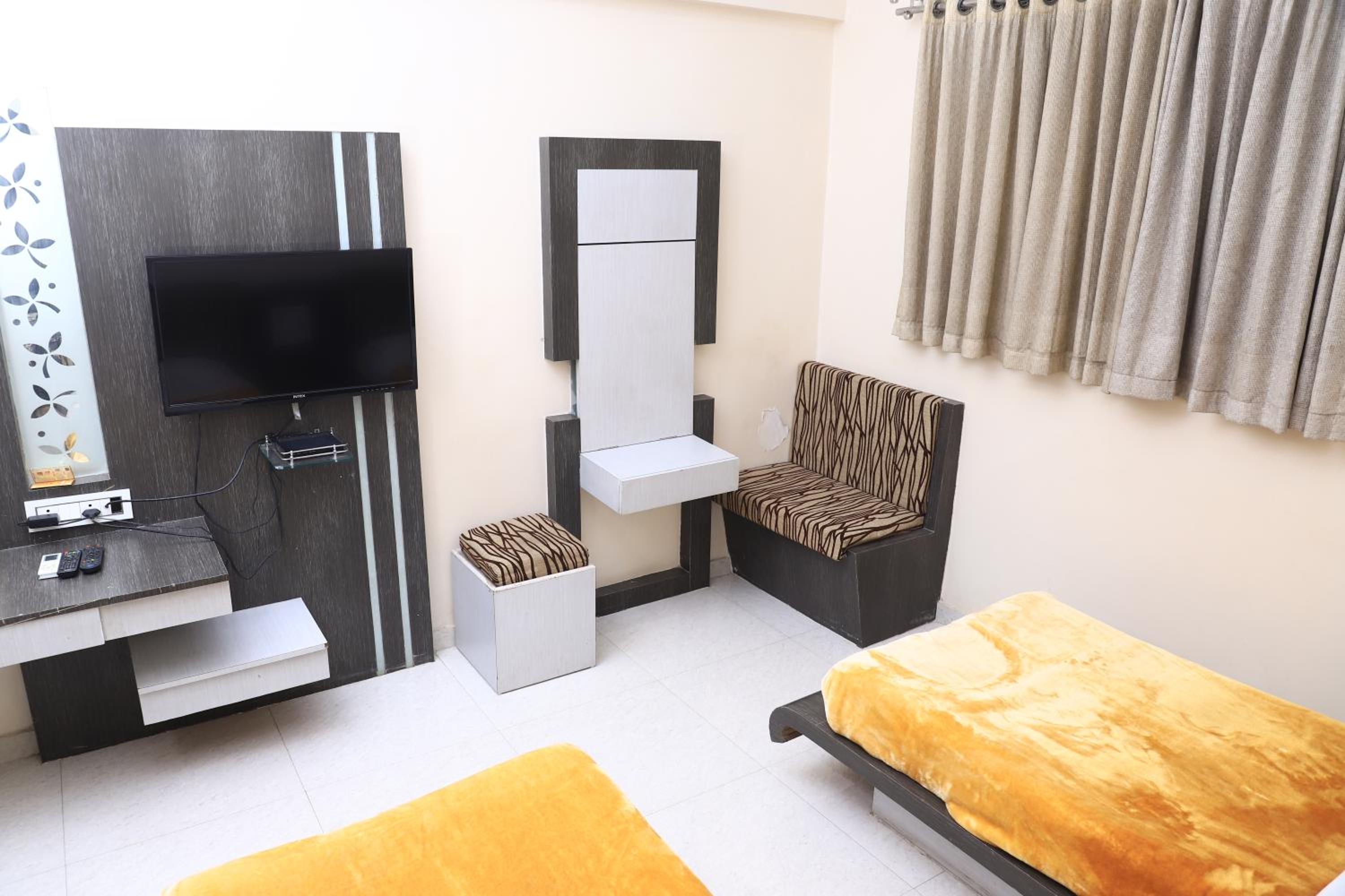 Deluxe Room - Photo 10