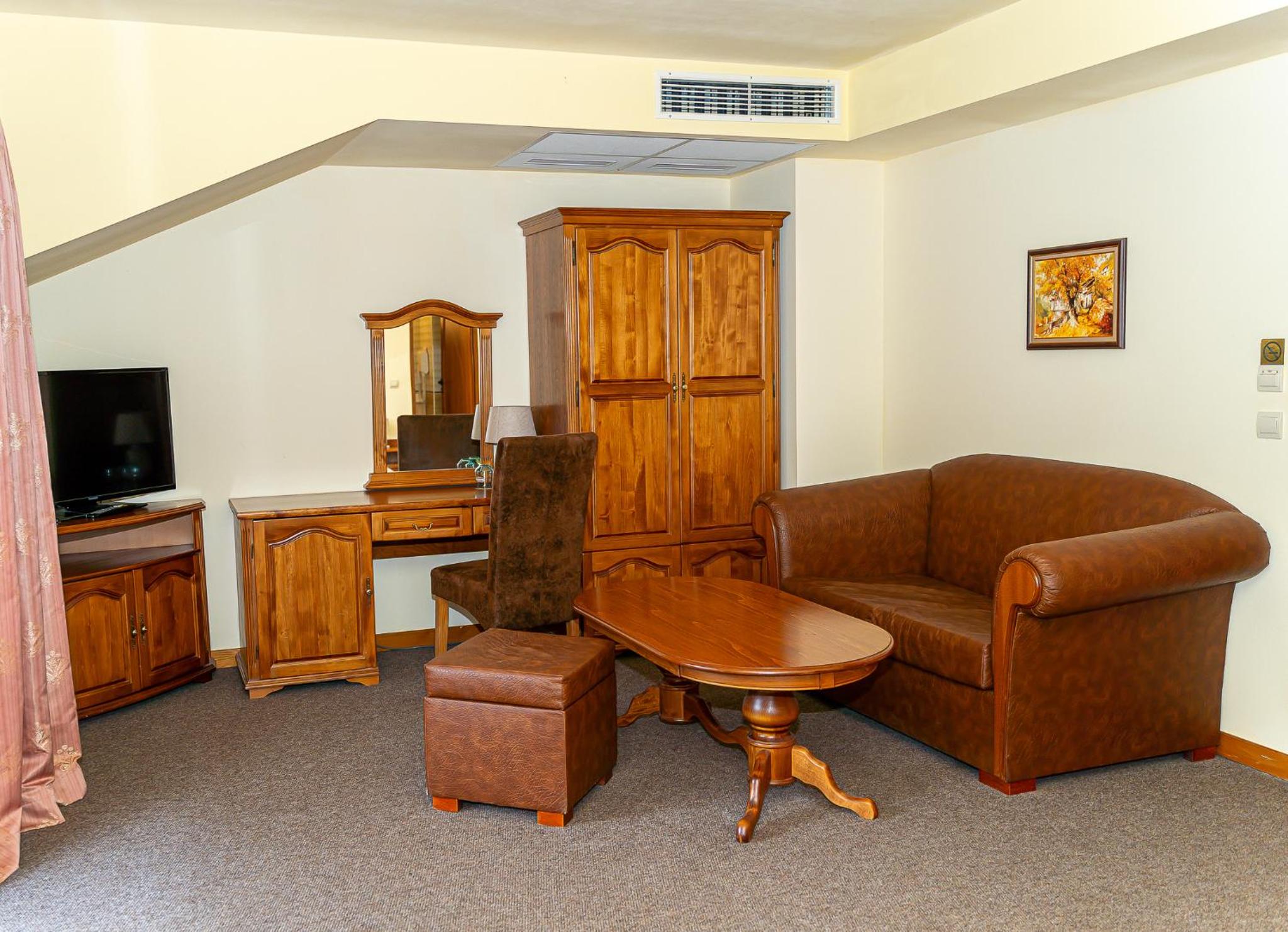 Deluxe Double Room - Photo 10