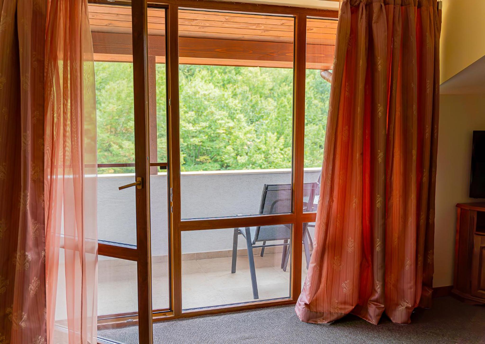 Deluxe Double Room - Photo 12