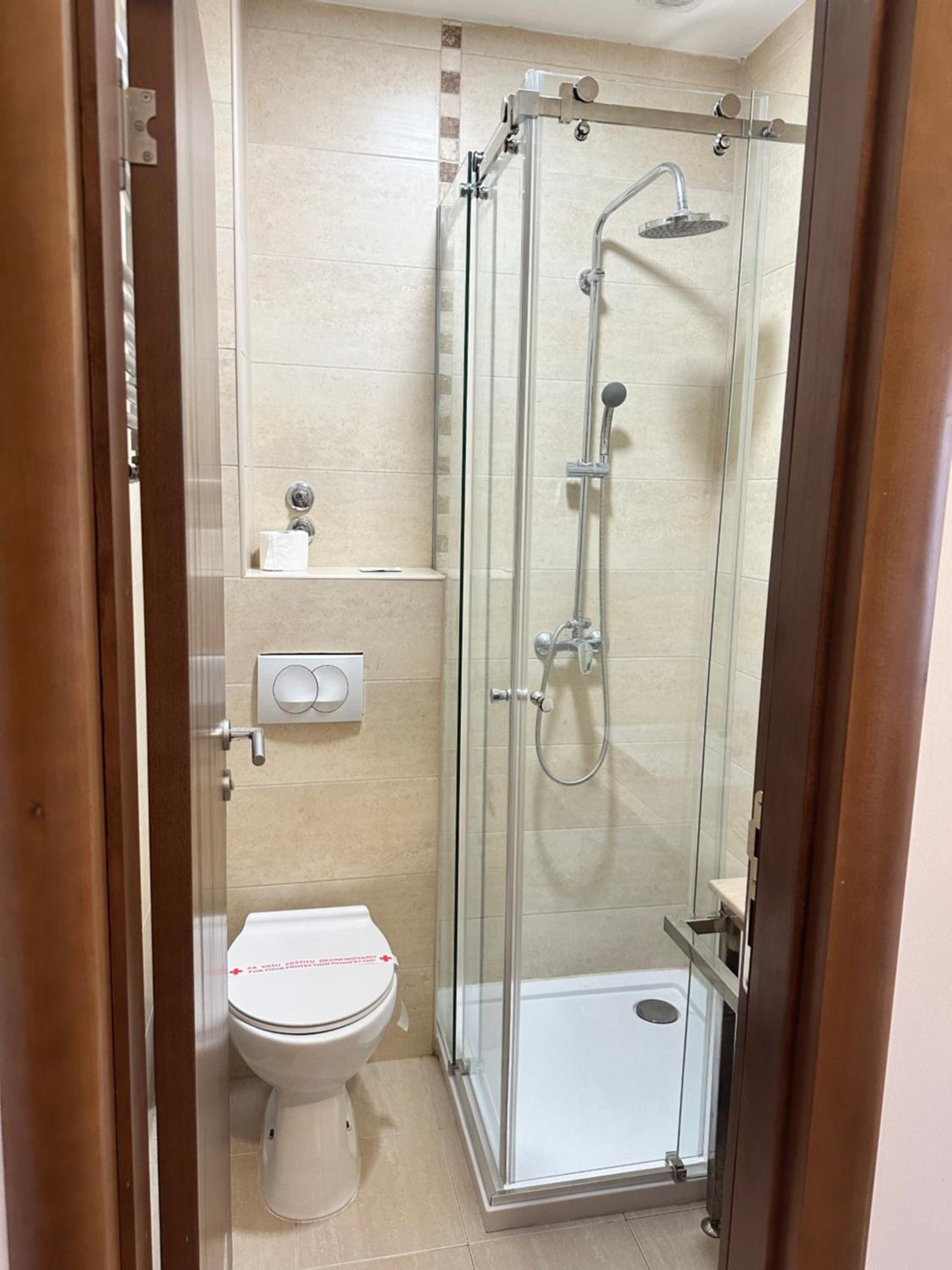 Deluxe Double Or Twin Room With Lake View photo 3