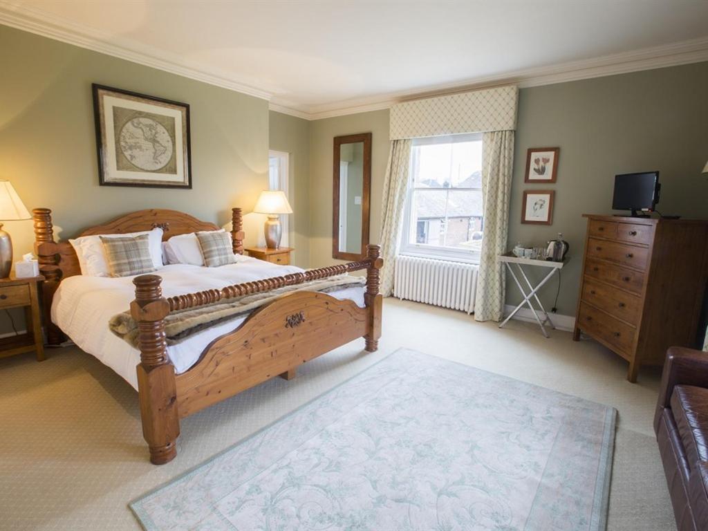 Standard King Room photo 1