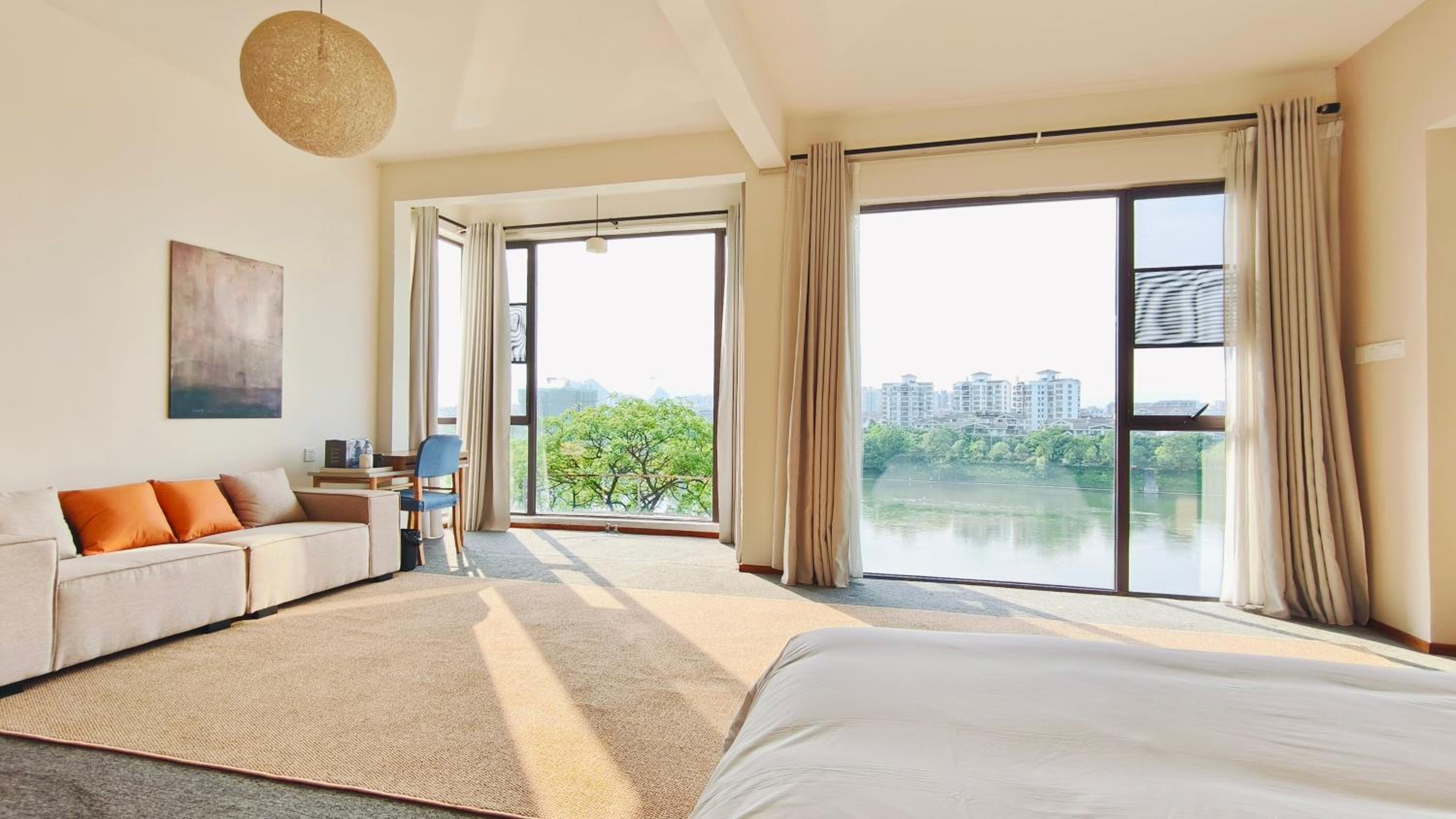 Qinxin River View King Suite photo 1