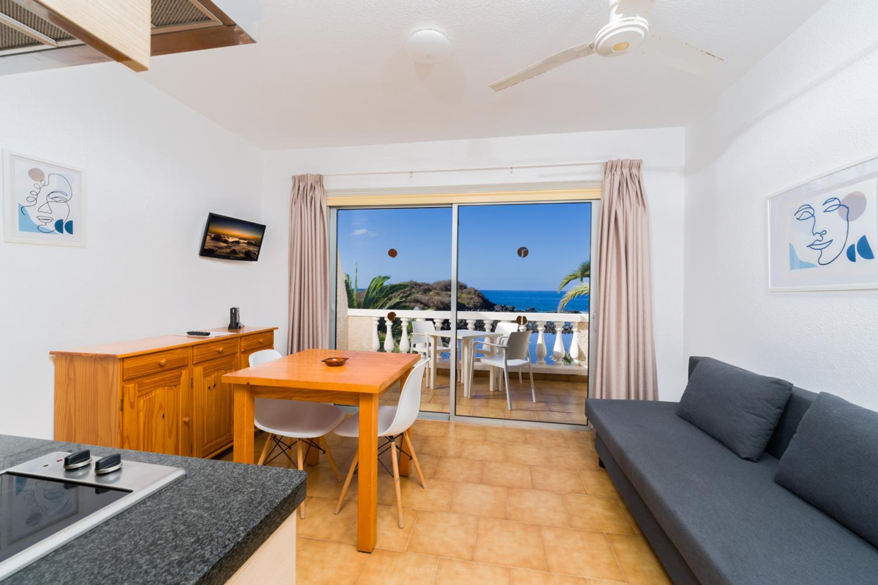 Apartamento de una habitación con vista al mar