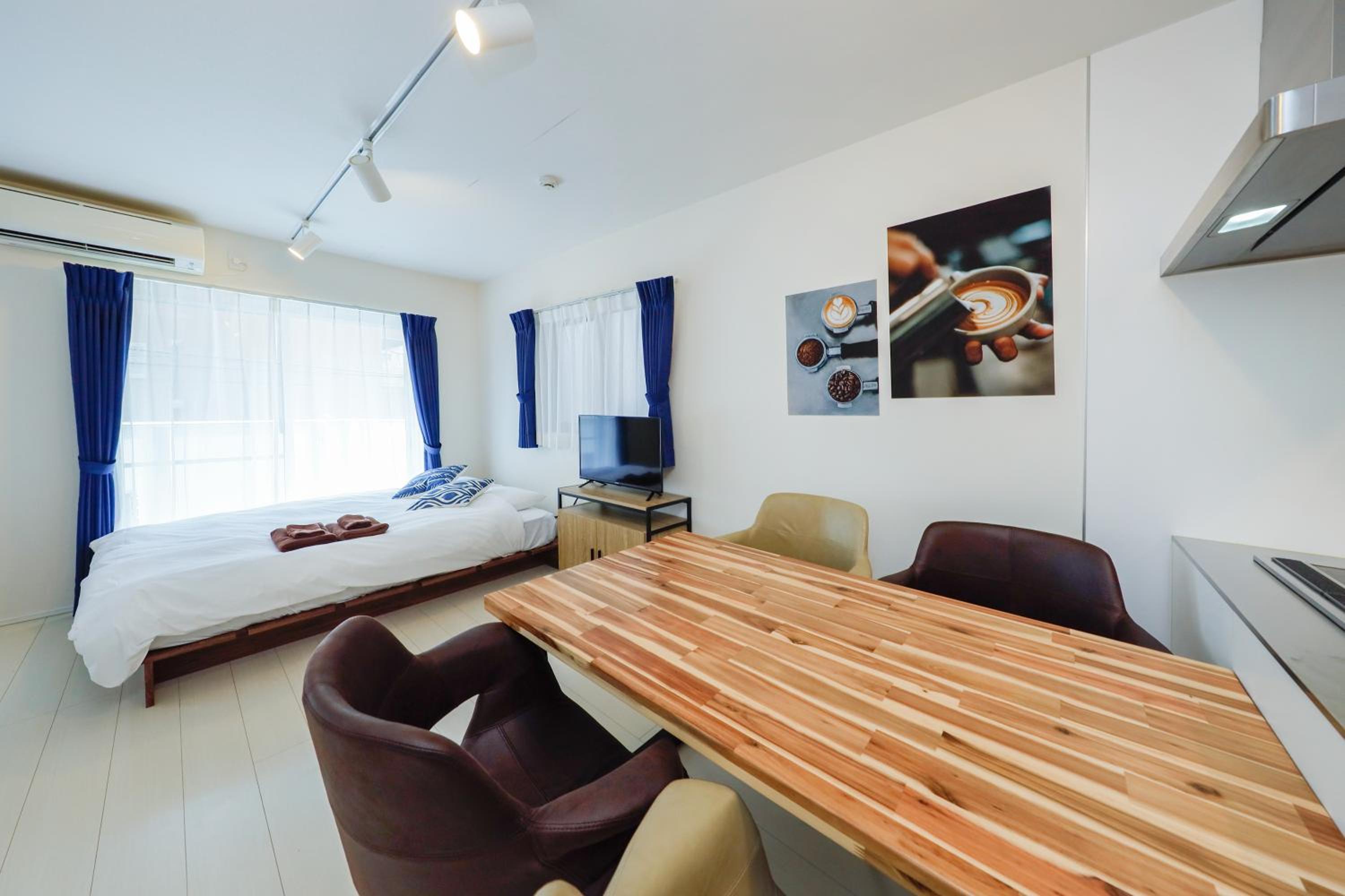 One-Bedroom Apartment photo 2
