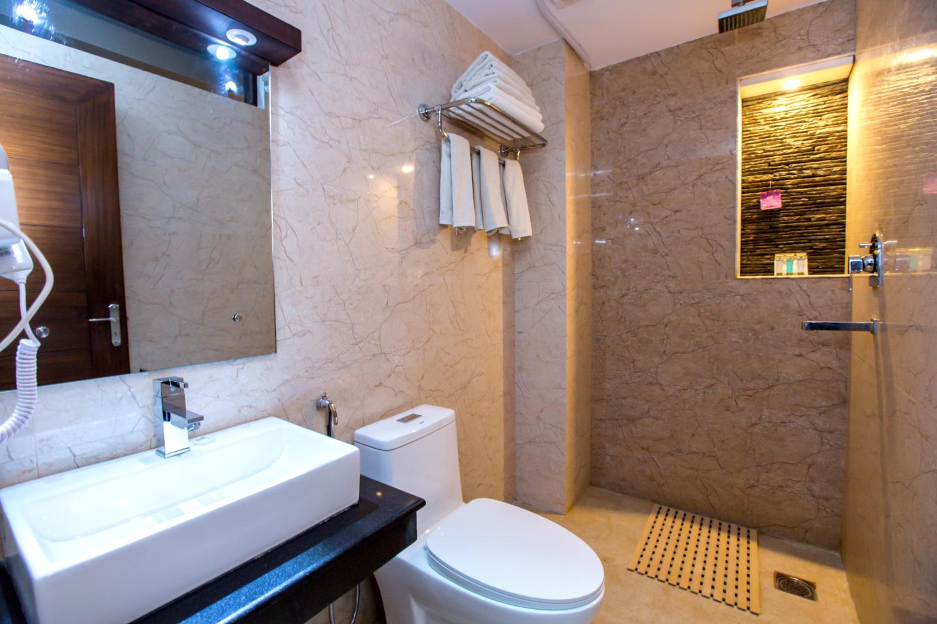 Twin Room with Balcony photo 2