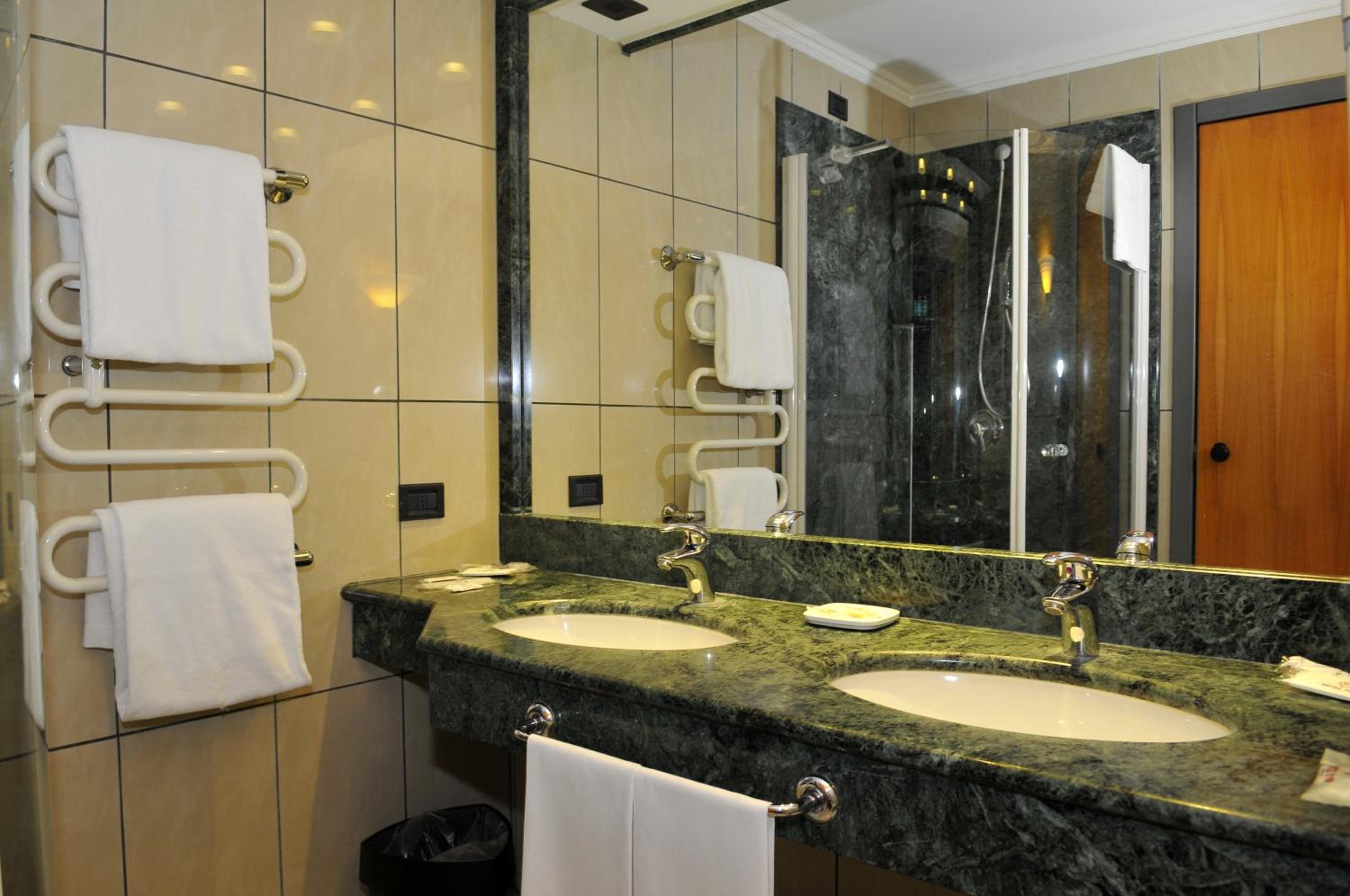 Double Room - Photo 4
