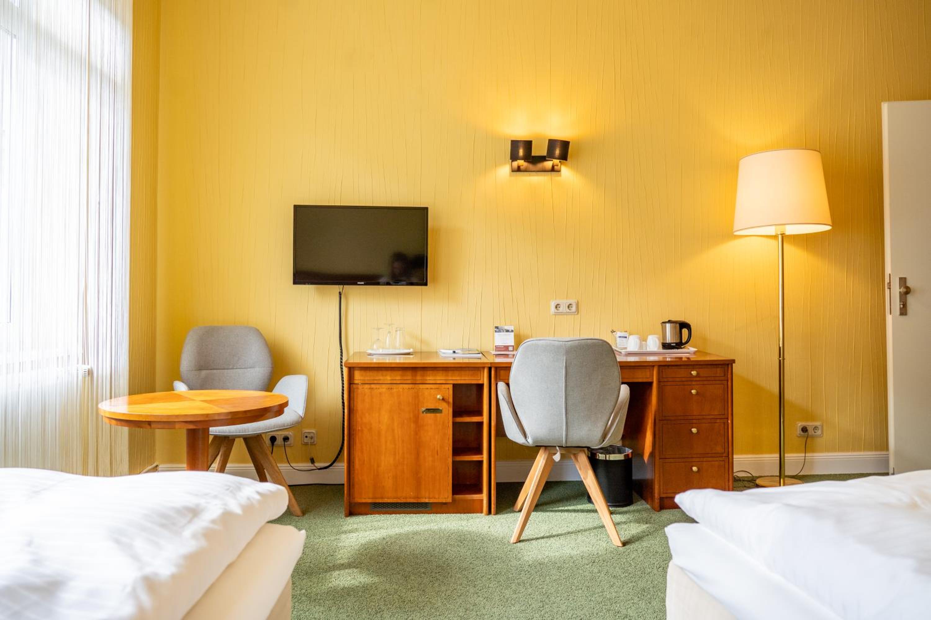 Double Room (1 Adult + 1 Child) - Photo 3
