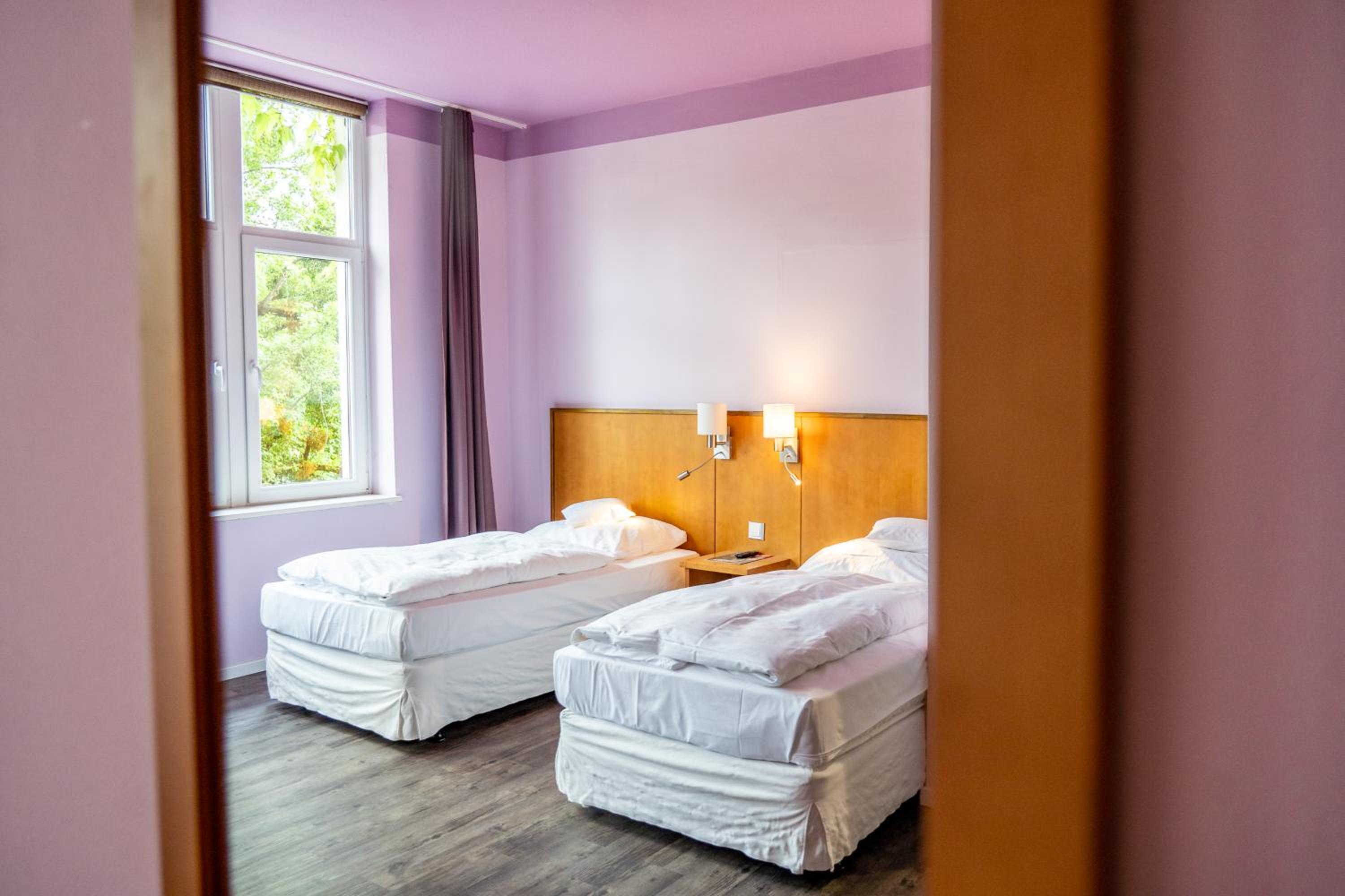 Double Room (1 Adult + 1 Child) - Photo 11