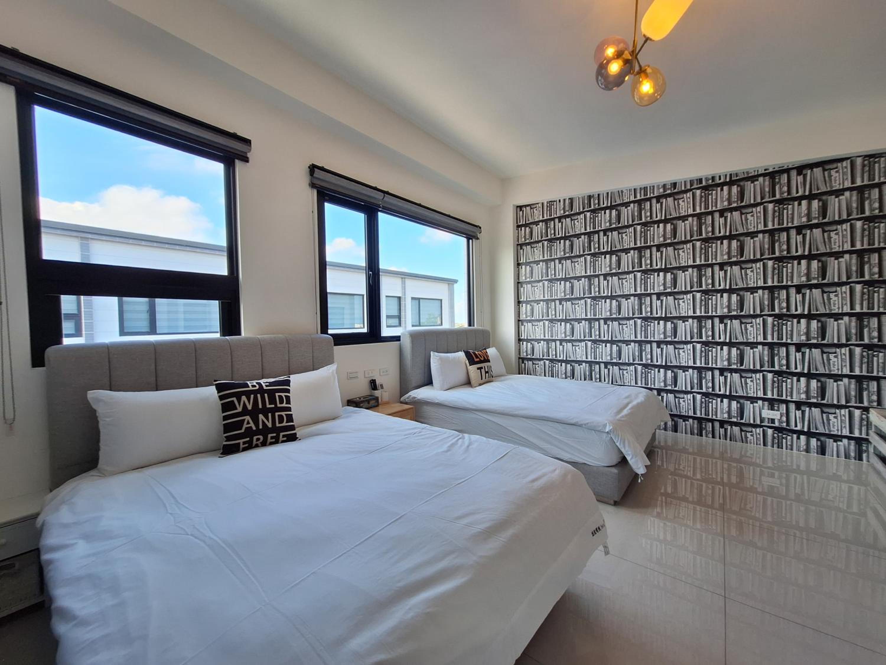 Double or Twin Room with Private Bathroom photo 3