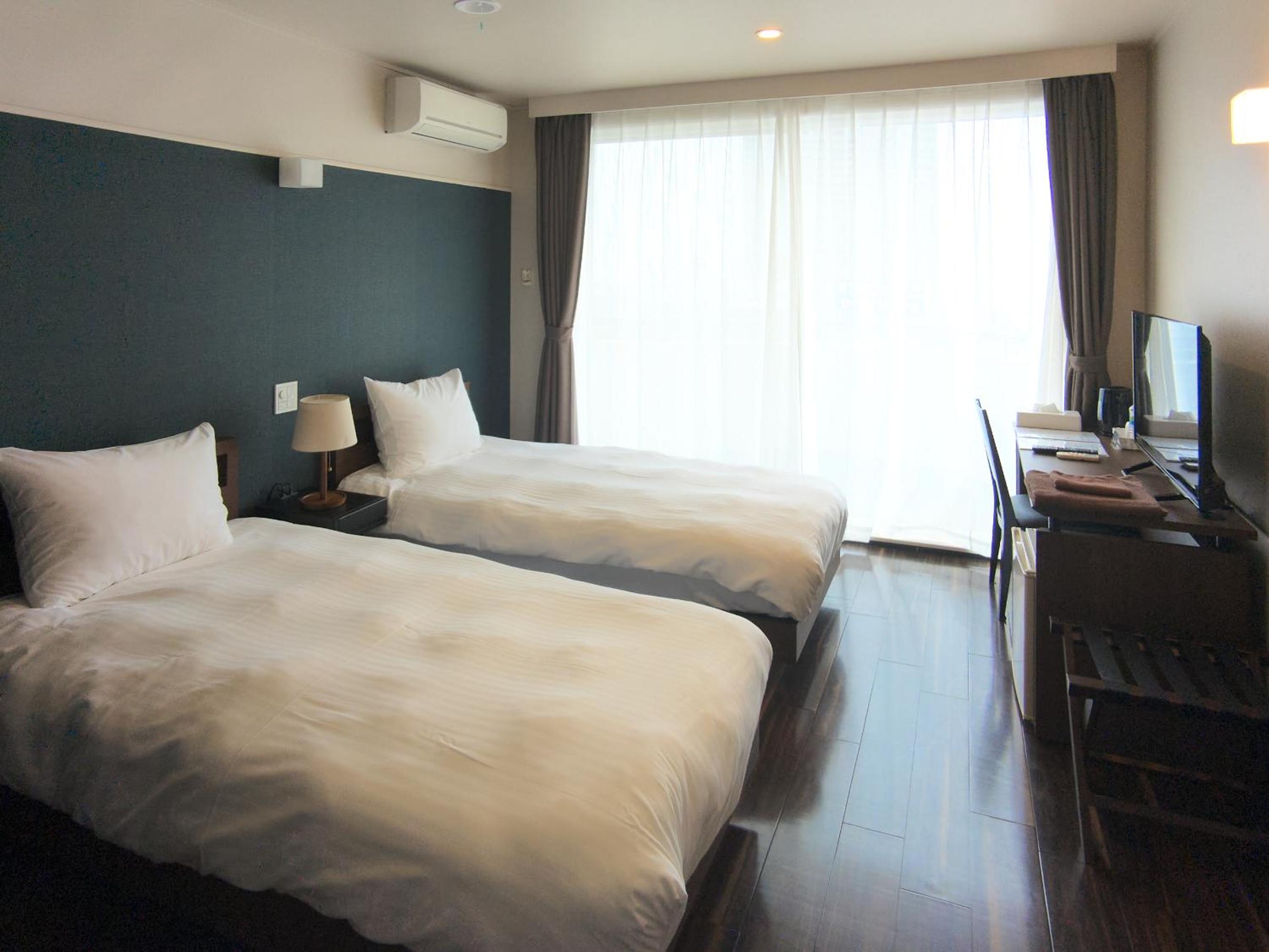 Standard Twin Room with Shared Bathroom photo 1