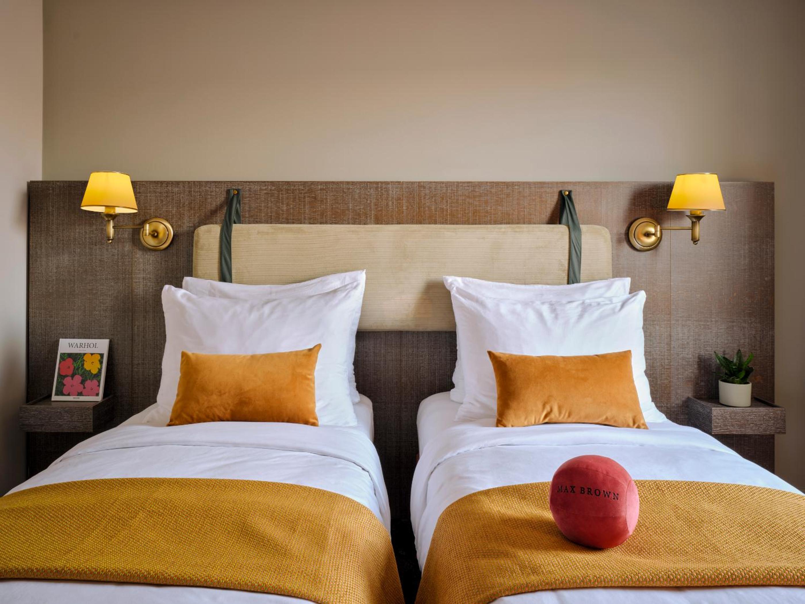 Medium Twin Room