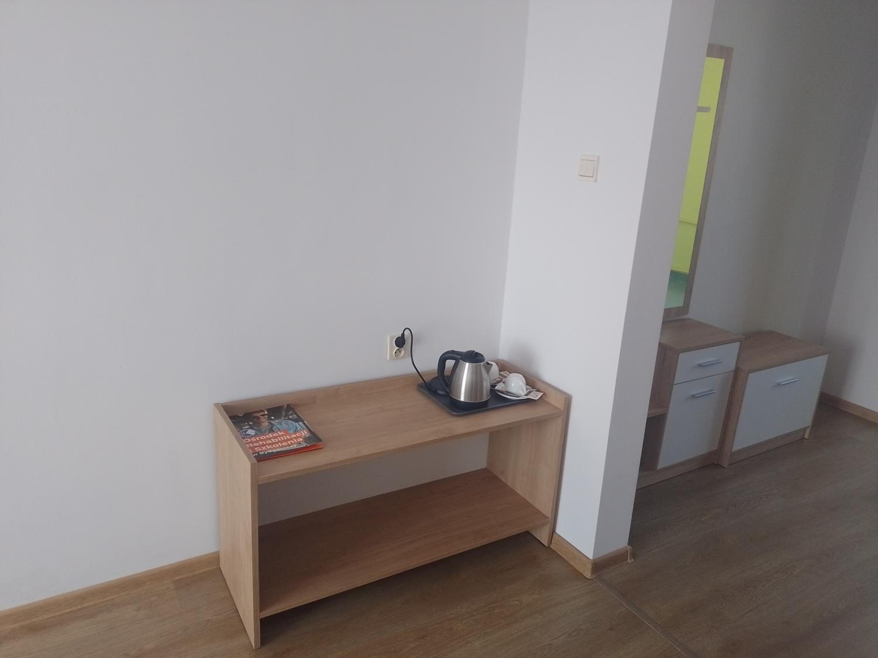 Large Twin Room - Photo 10