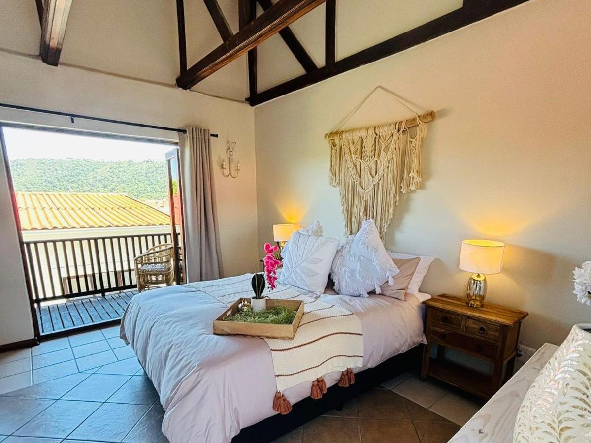 Double Room with Pool View photo 1