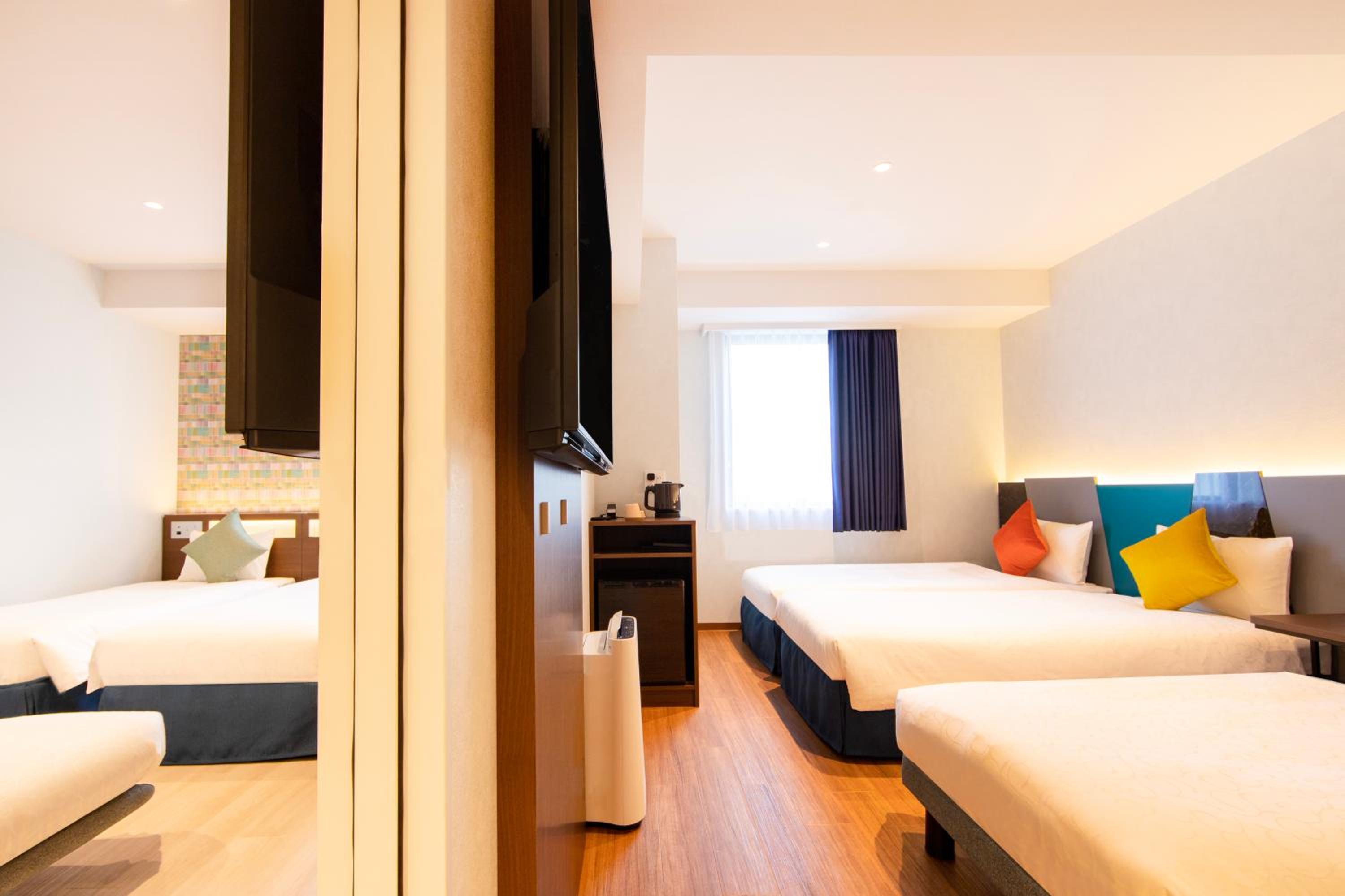Connecting Rooms (5 Adults)