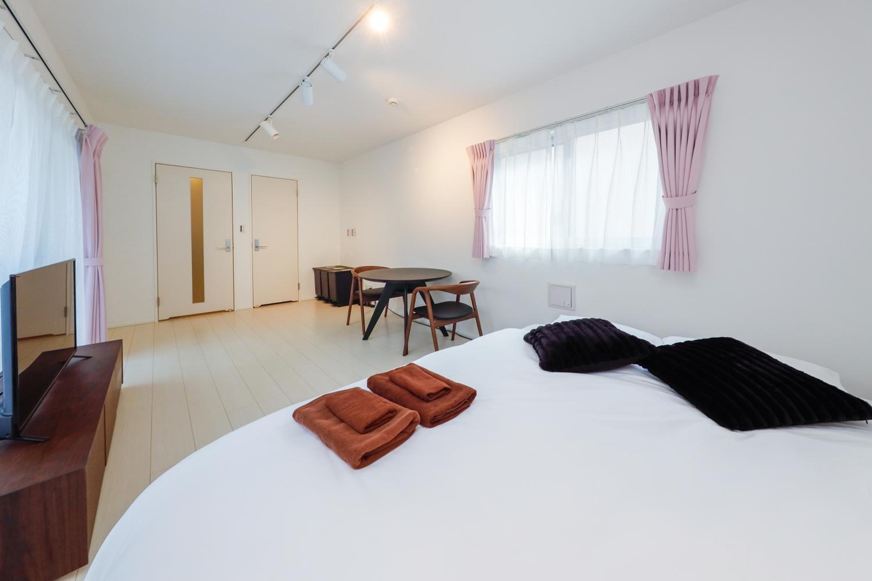 Apartment photo 2
