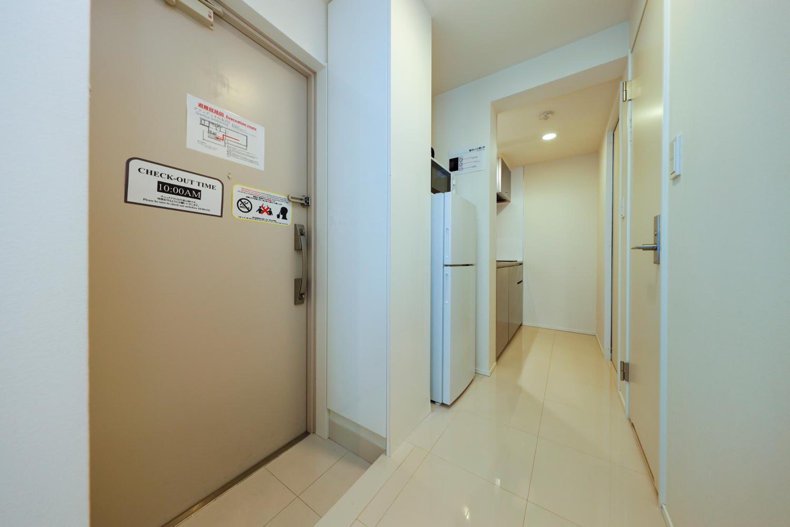 One-Bedroom Apartment photo 2