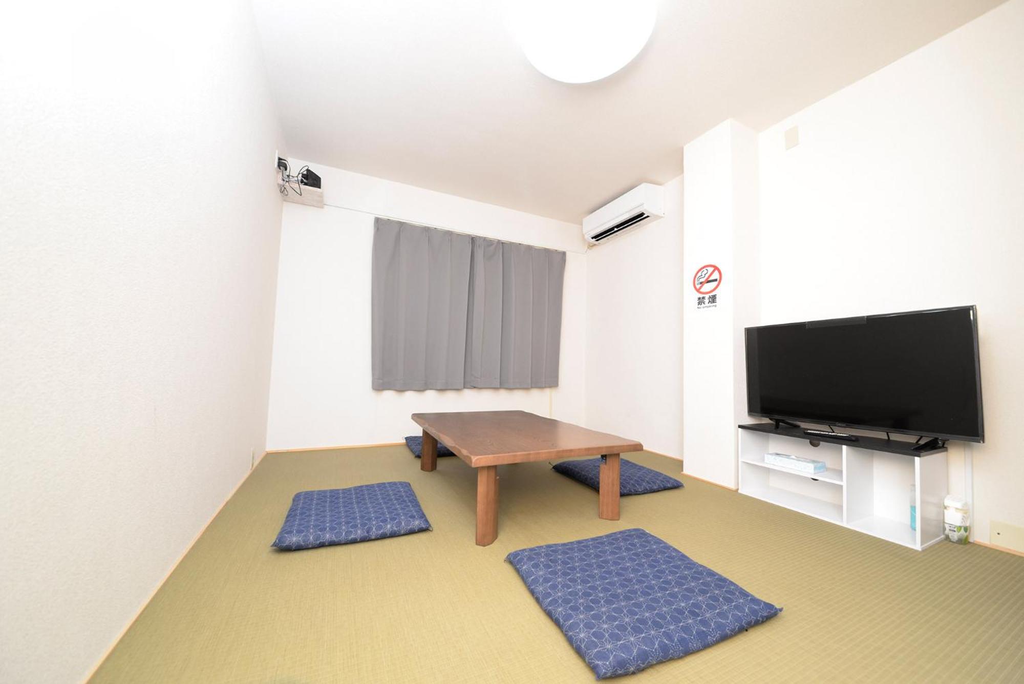 One-Bedroom Apartment photo 1