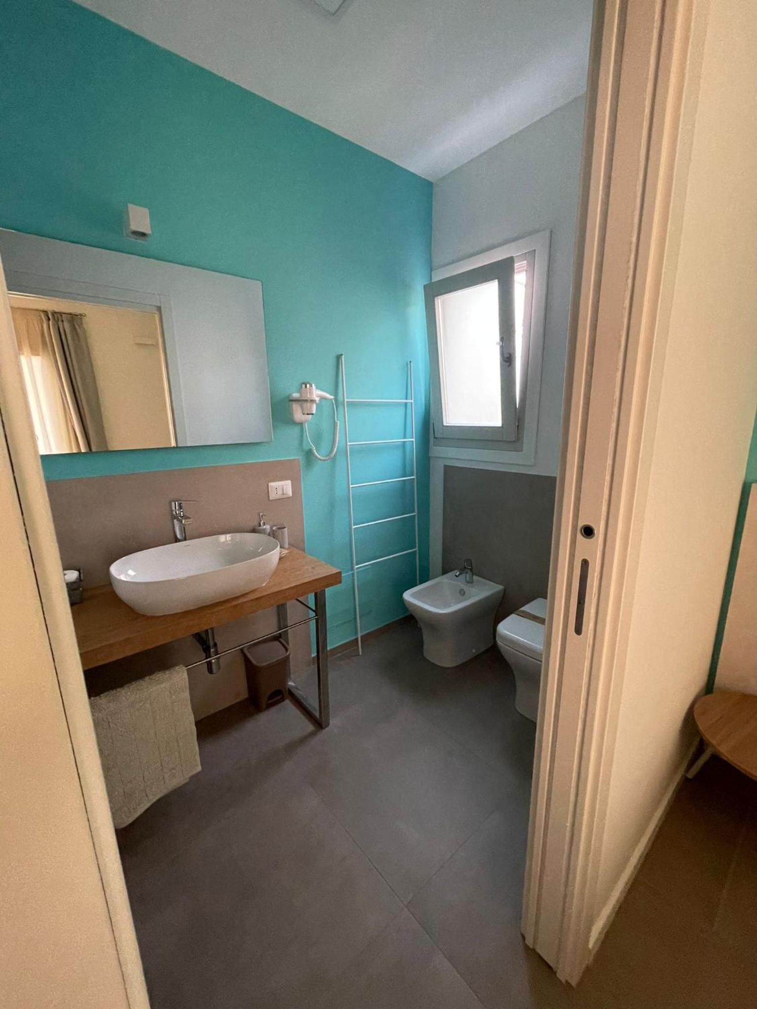 King Room with Balcony photo 3