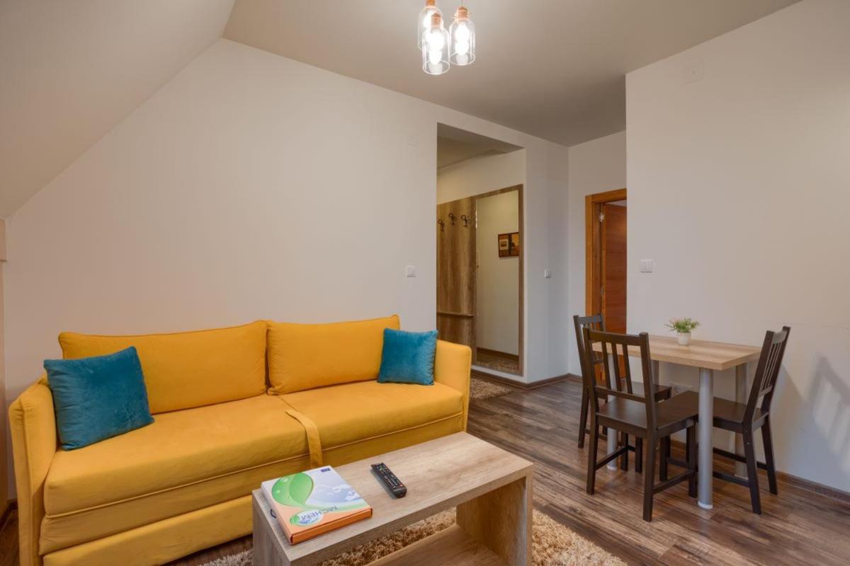 One-Bedroom Standard Apartment - Photo 4