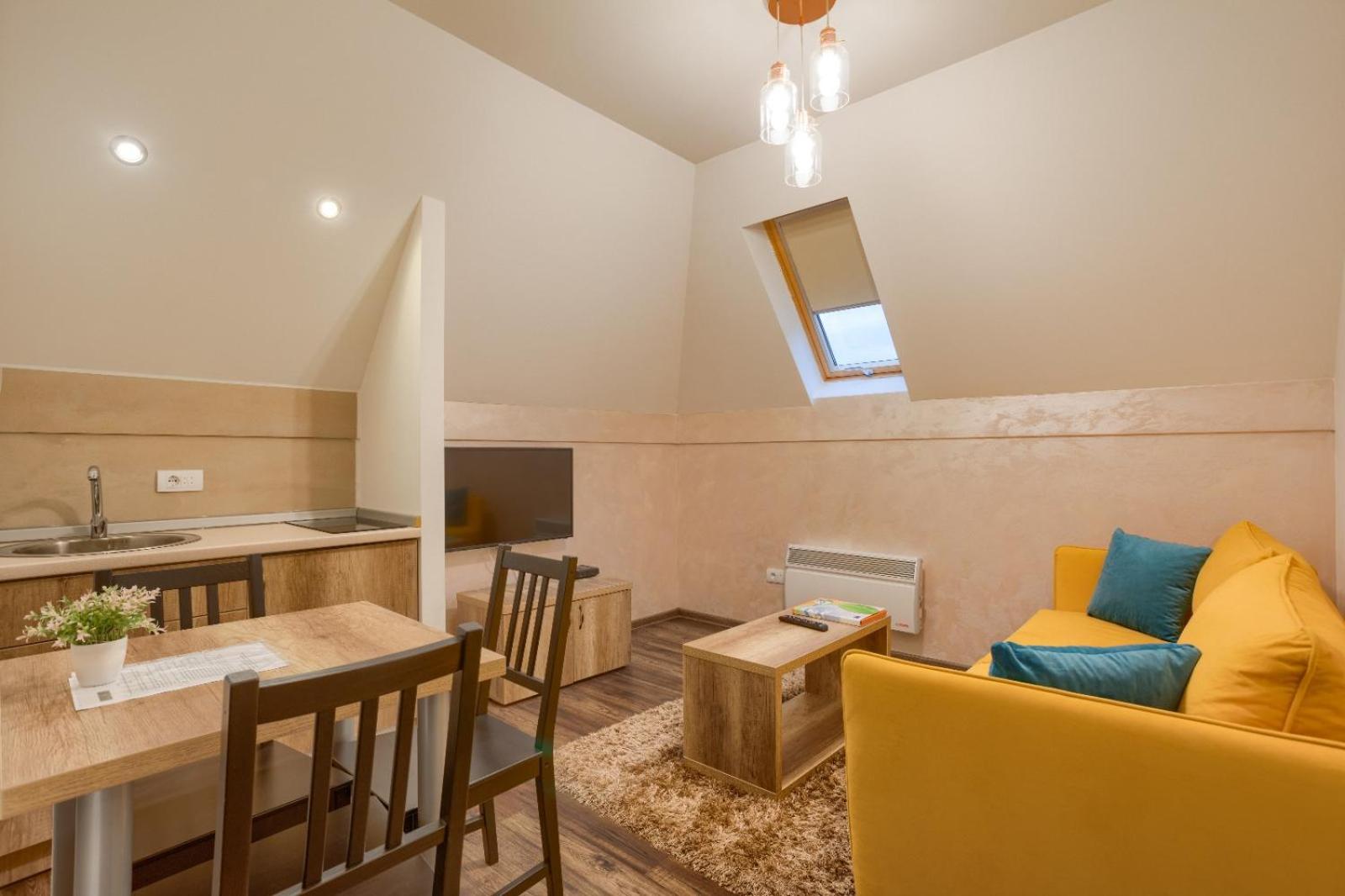 One-Bedroom Standard Apartment - Photo 5