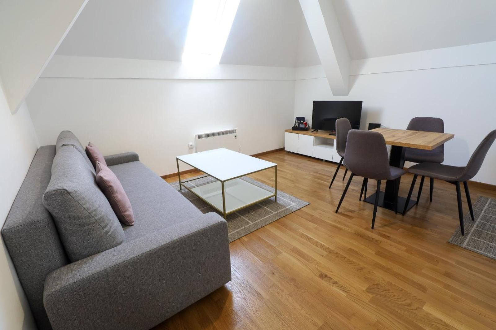 One-Bedroom Standard Apartment - Photo 7