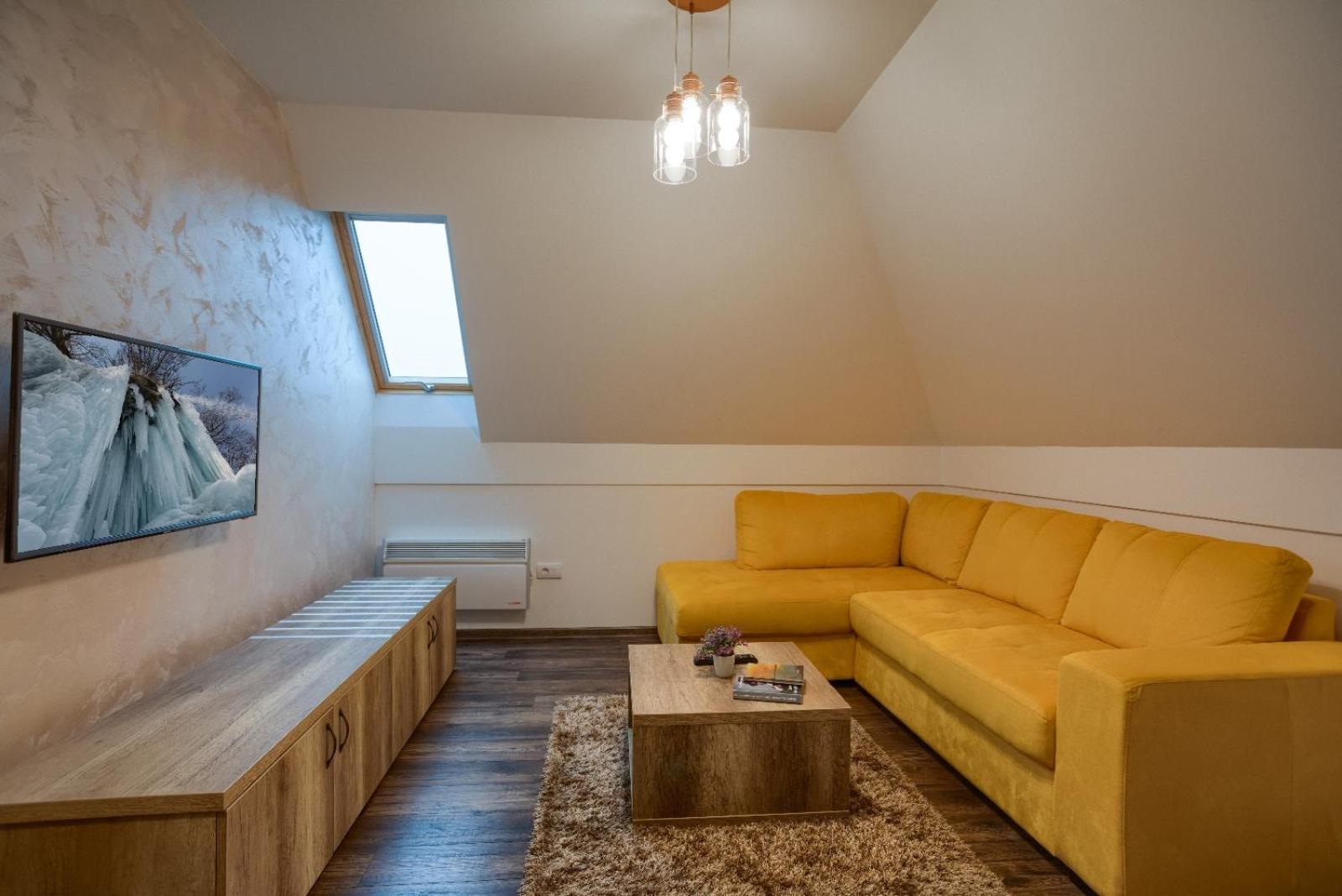 One-Bedroom Standard Apartment - Photo 9