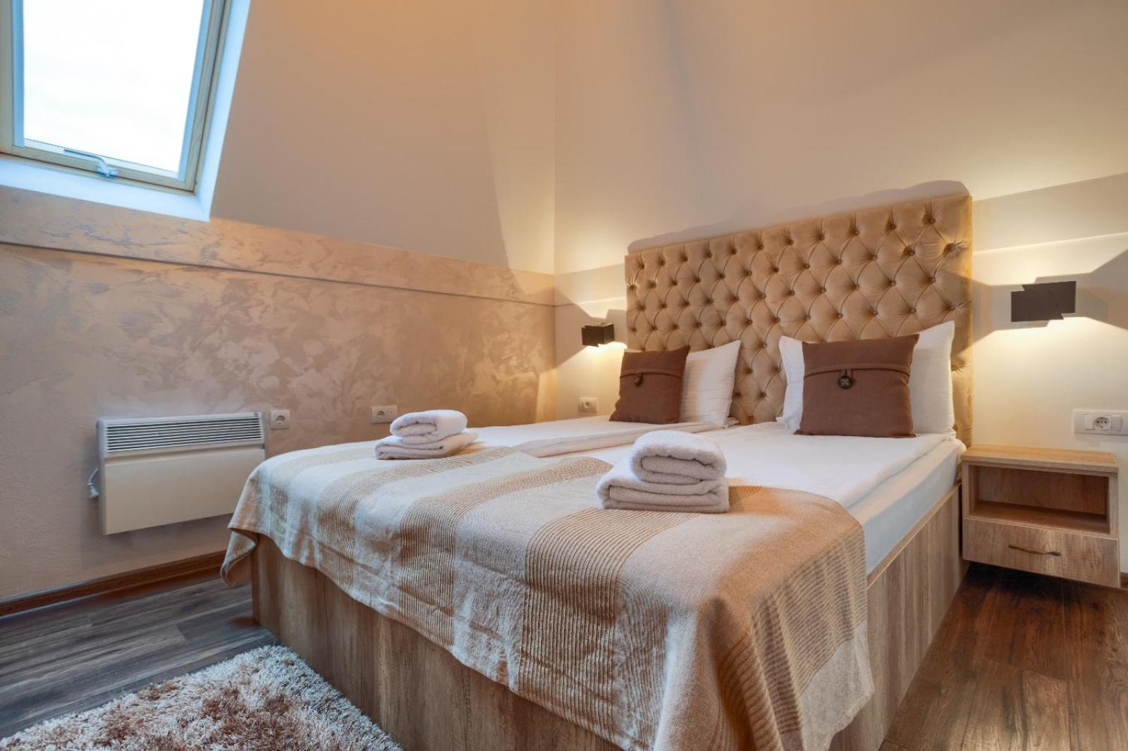 One-Bedroom Standard Apartment - Photo 8