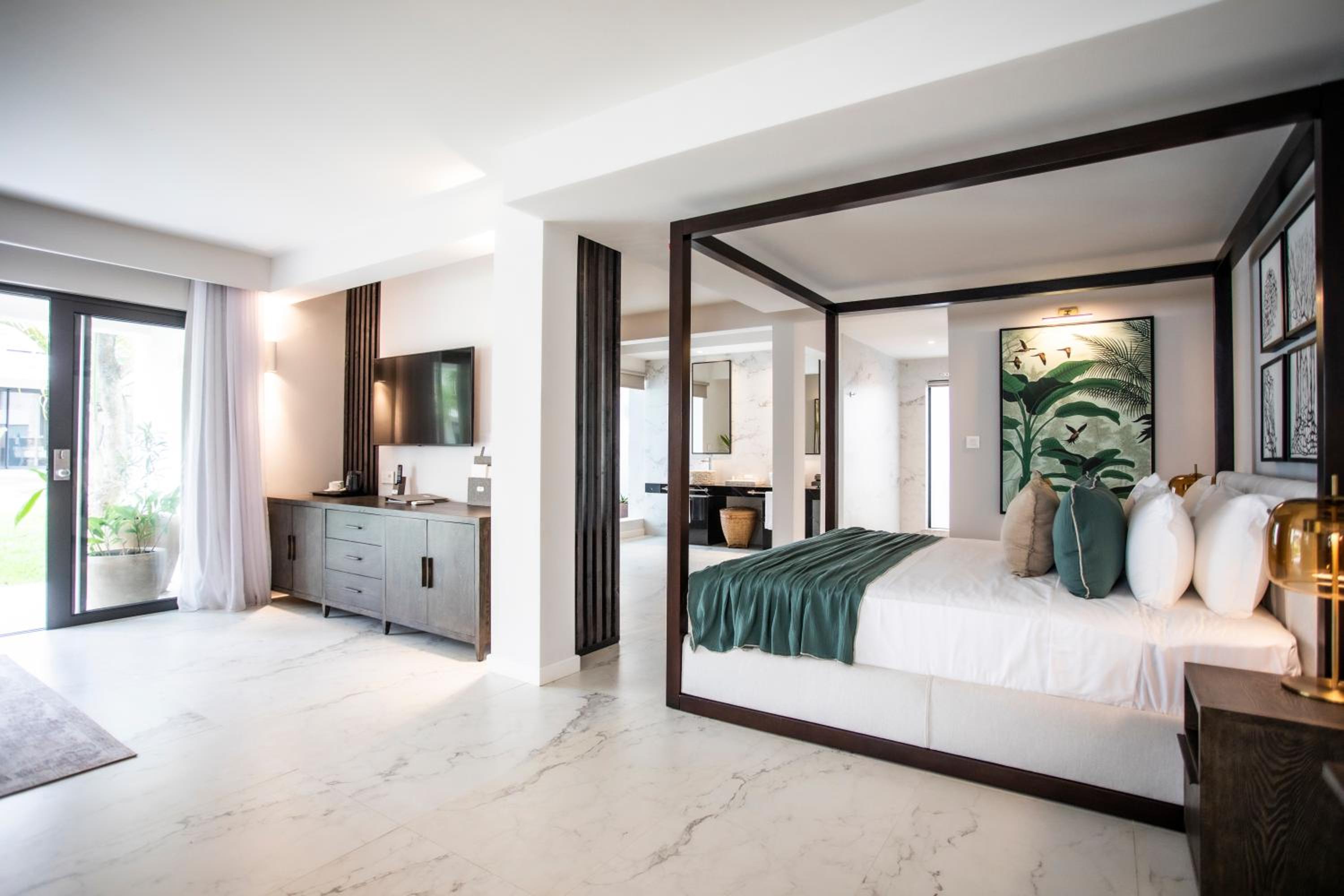   Senior Suite With Jacuzzi - Photo 5