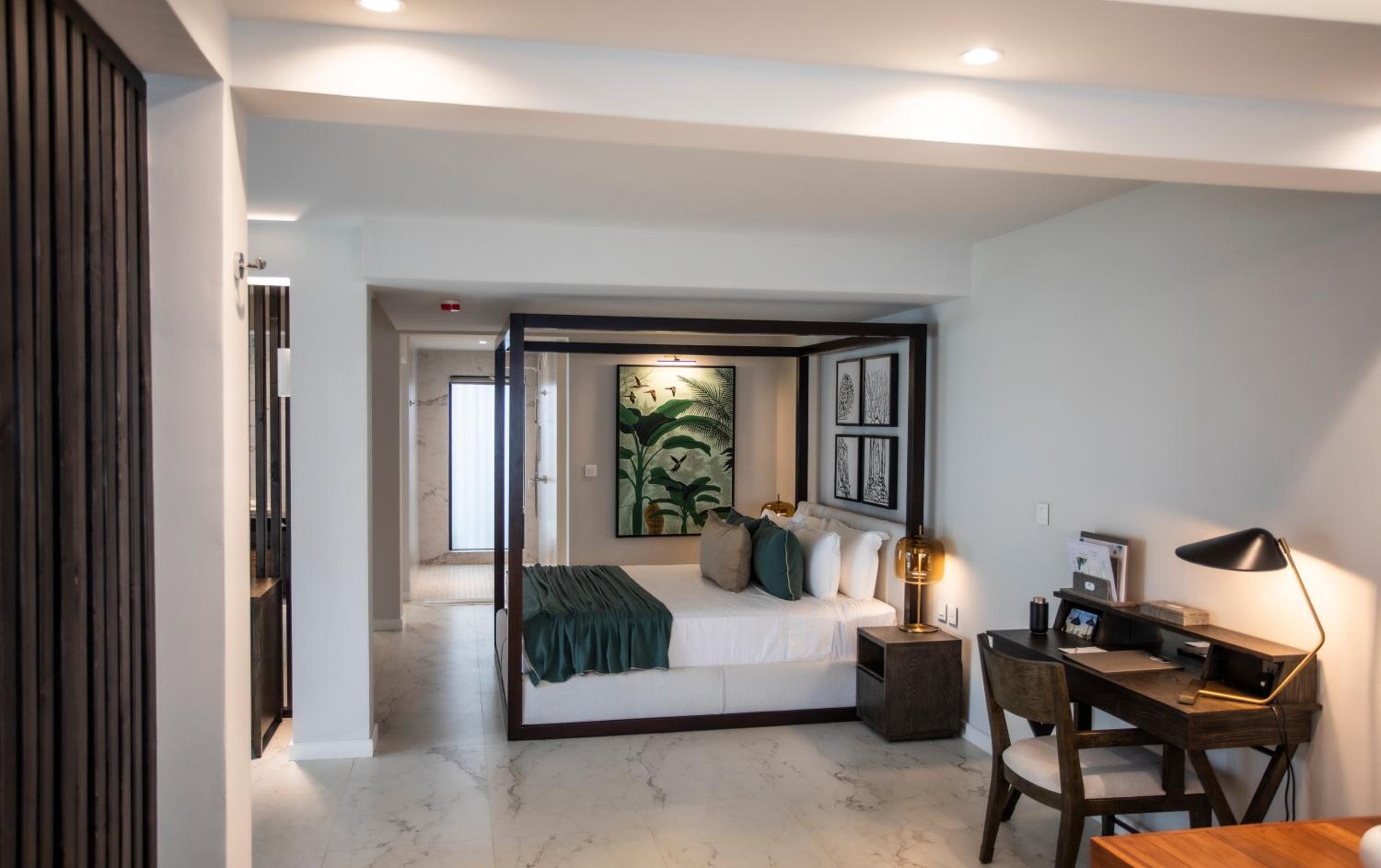   Senior Suite With Jacuzzi - Photo 3