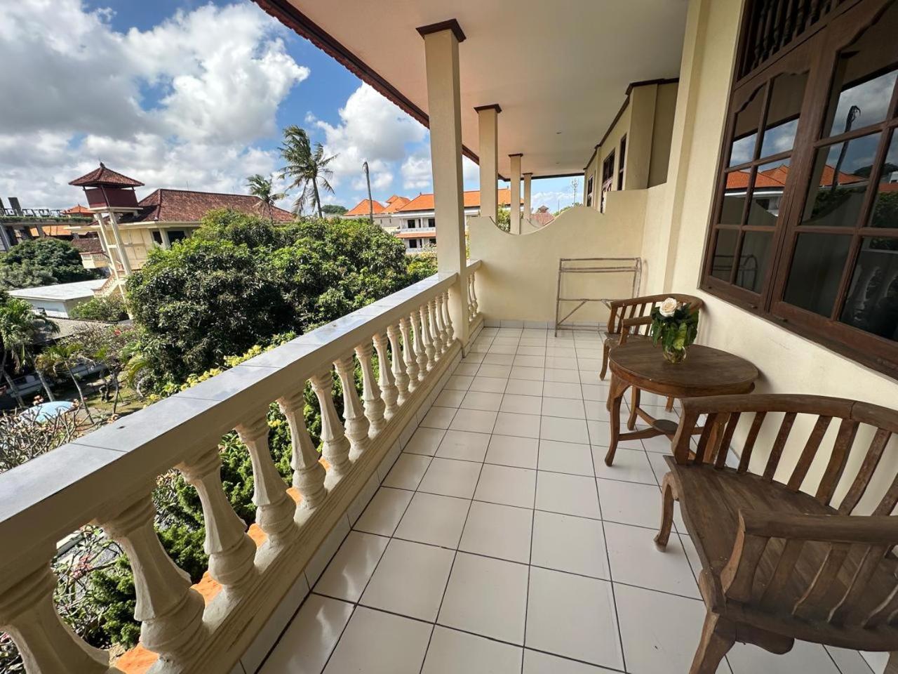 Twin Room with Pool View - Photo 2