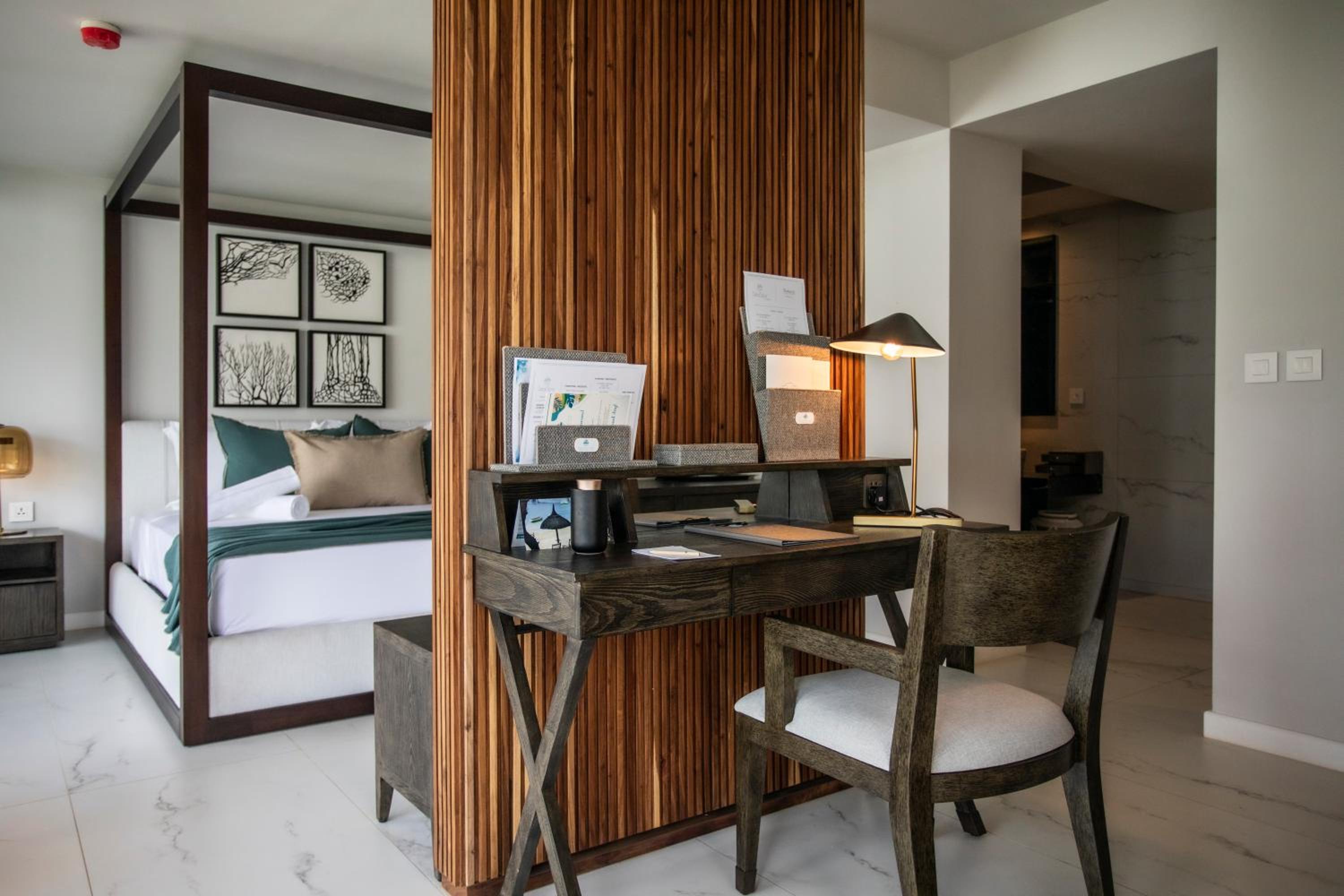 Suite with Private Pool - Photo 7