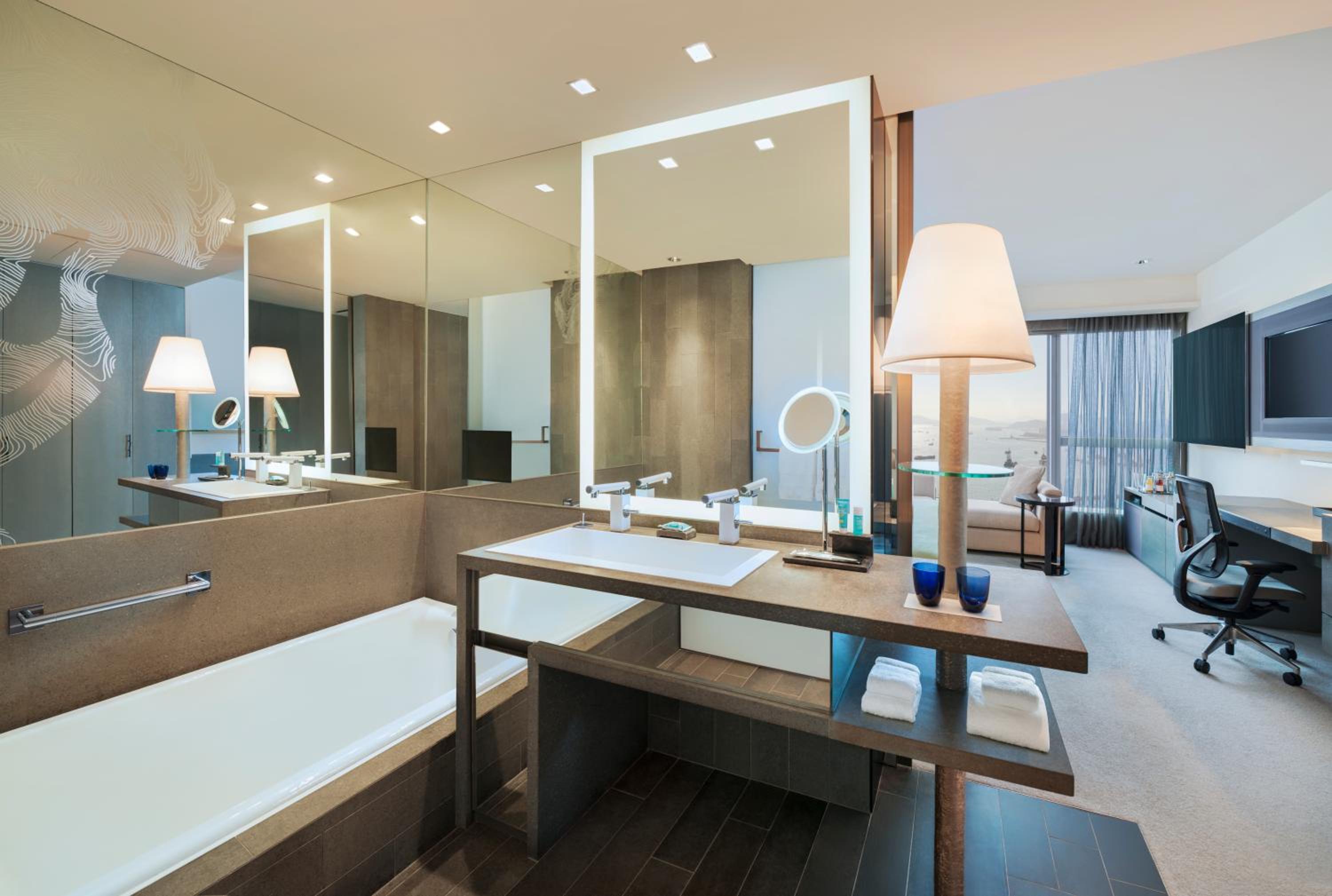 Fabulous Twin Room with Oceanfront View photo 3