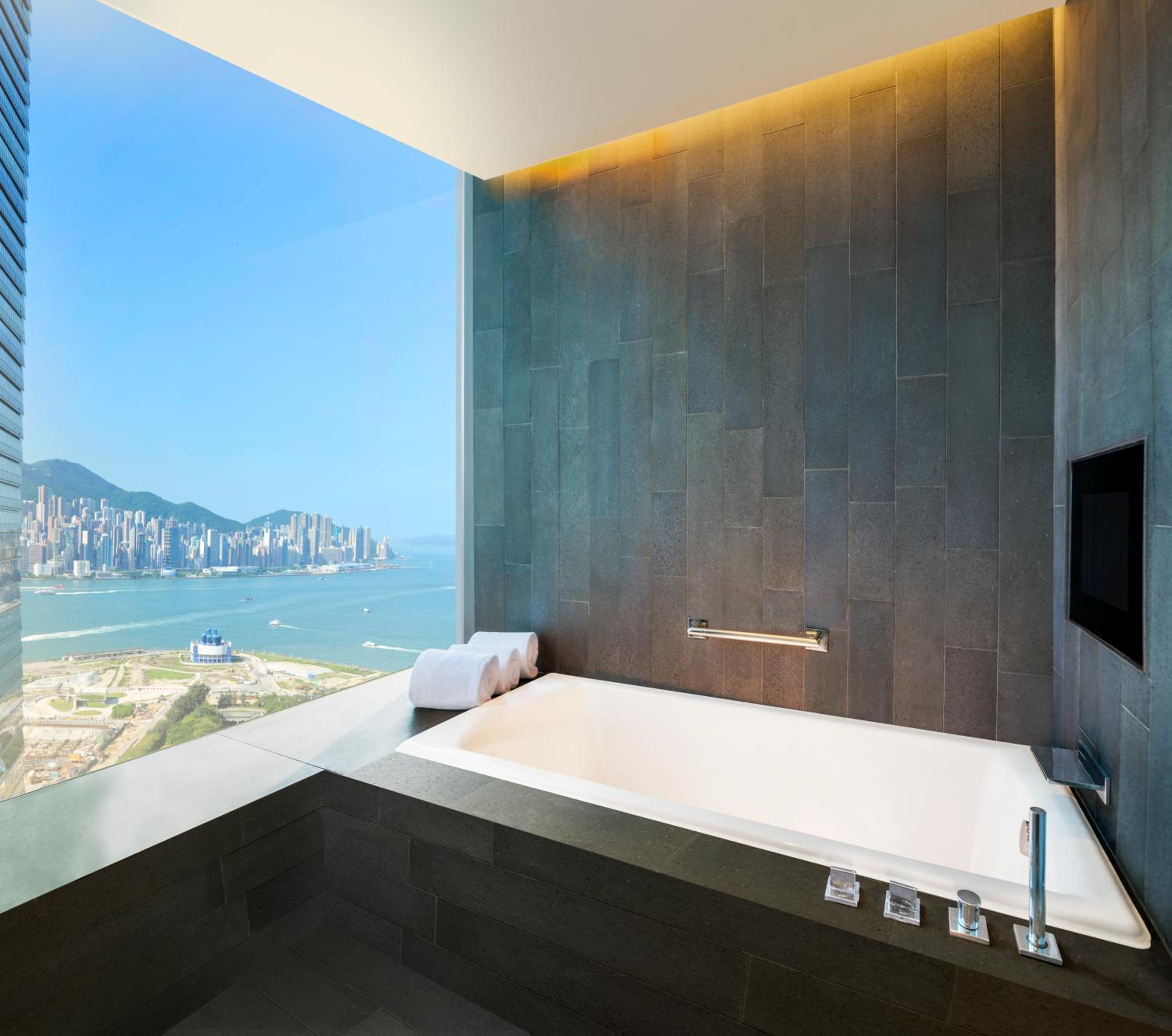Cool Corner King Room with Partial Harbor View photo 2